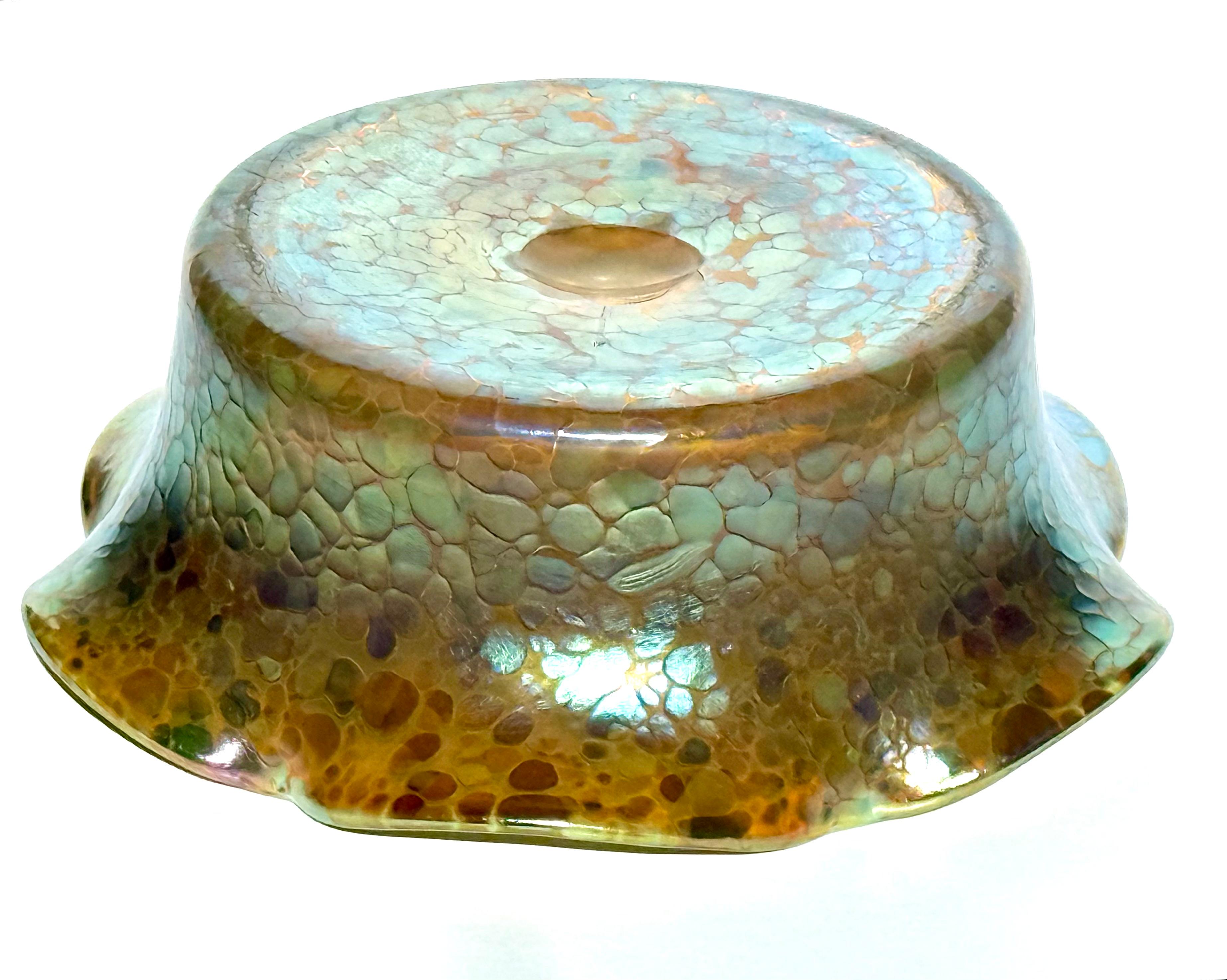 Vase Compote en verre à taches d'huile et métal doré Art Nouveau en vente 2