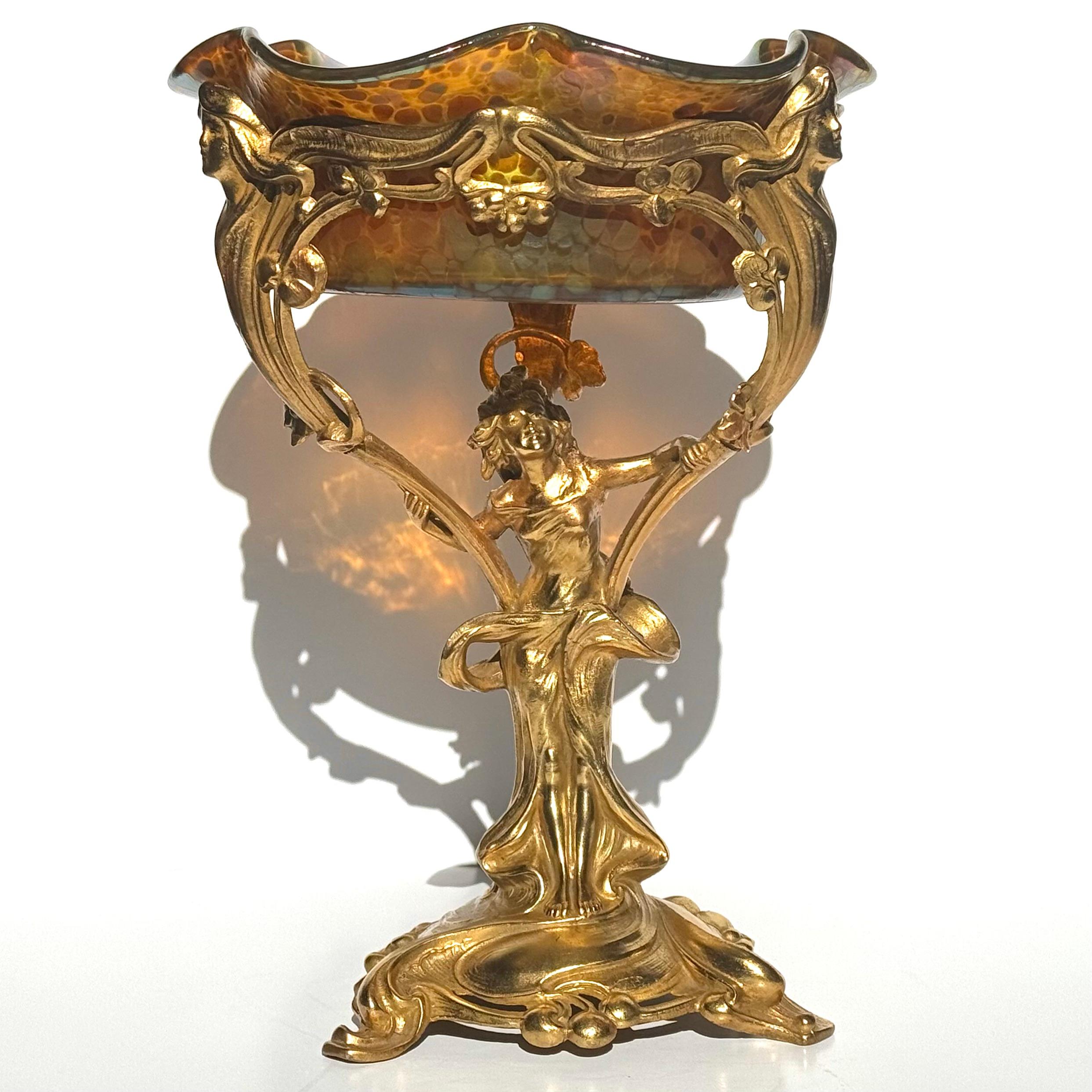 Tchèque Vase Compote en verre à taches d'huile et métal doré Art Nouveau en vente