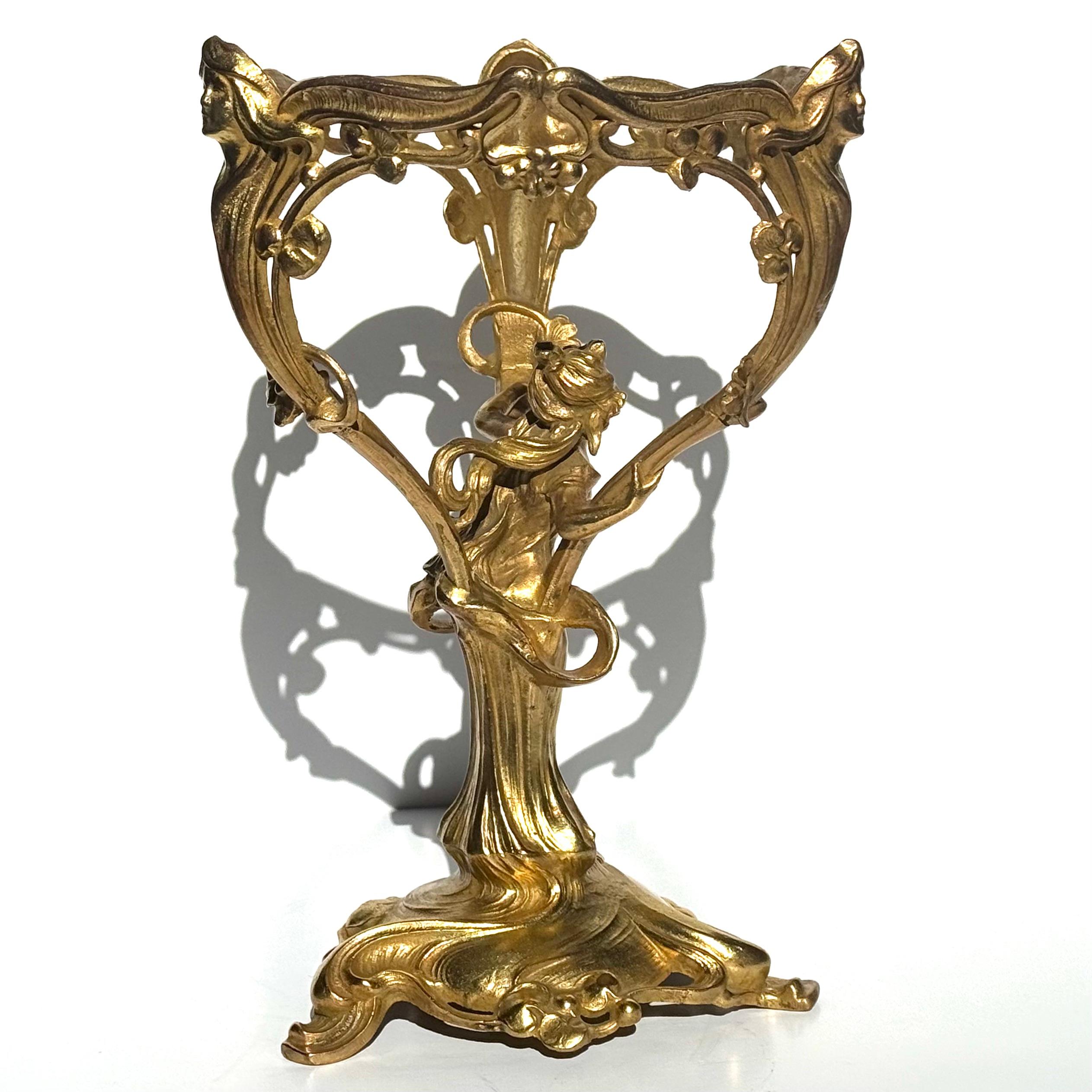 Vase Compote en verre à taches d'huile et métal doré Art Nouveau Bon état - En vente à Dallas, TX