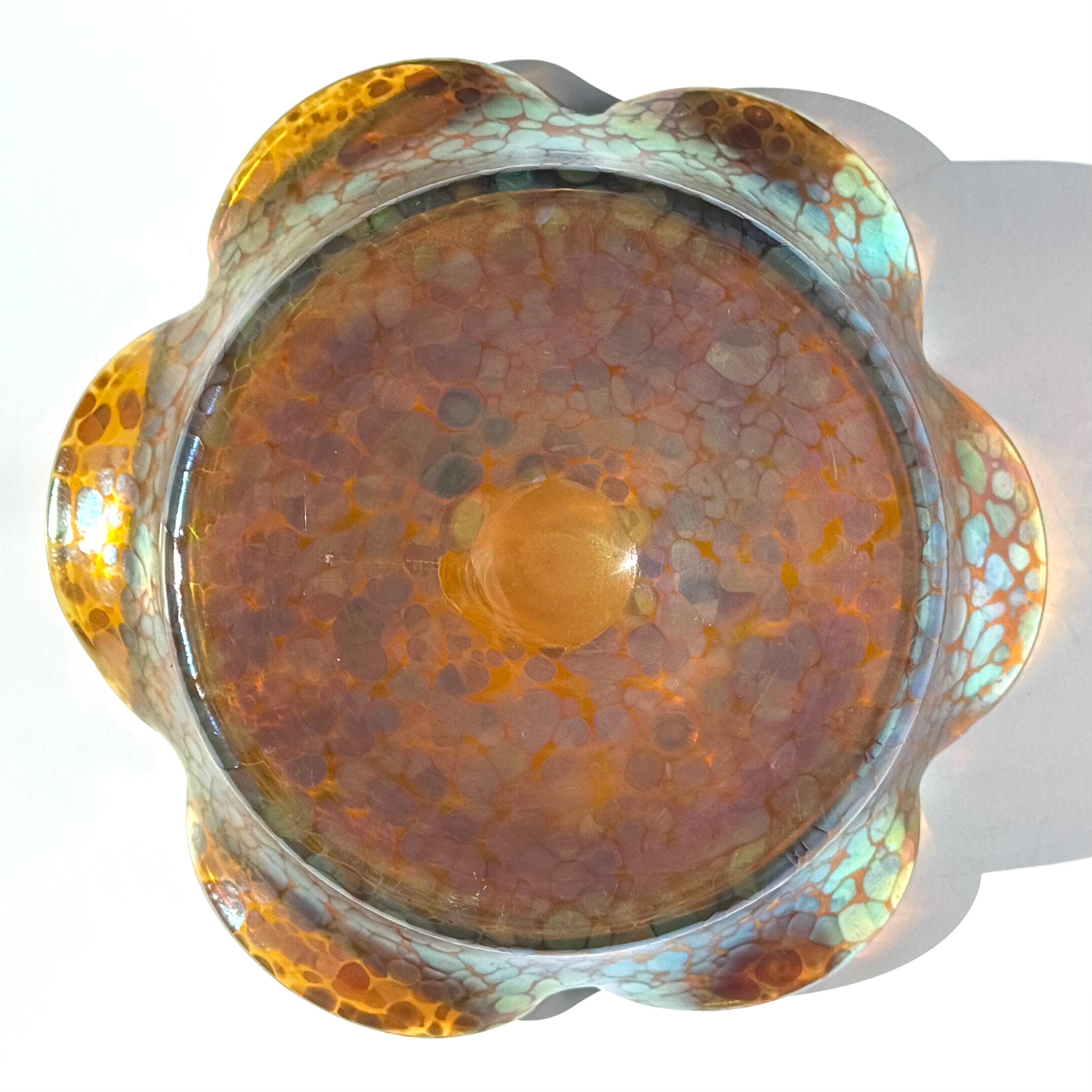 Métal Vase Compote en verre à taches d'huile et métal doré Art Nouveau en vente