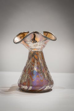 Jarrón Loetz Silver Overlay Glass, circa 1900