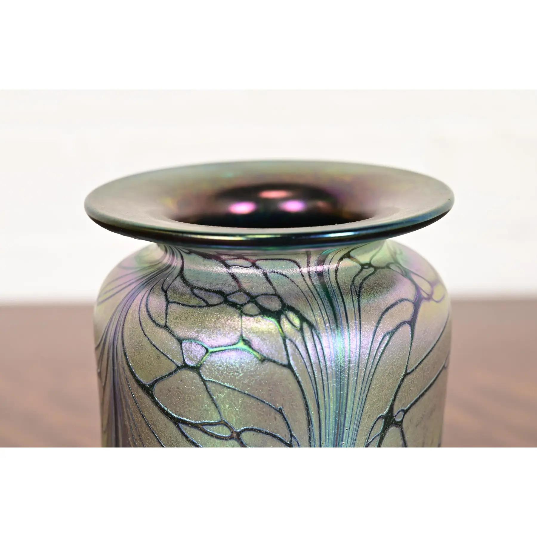 Vaso in vetro artistico cangiante in stile Art Nouveau di Loetz in vendita 1