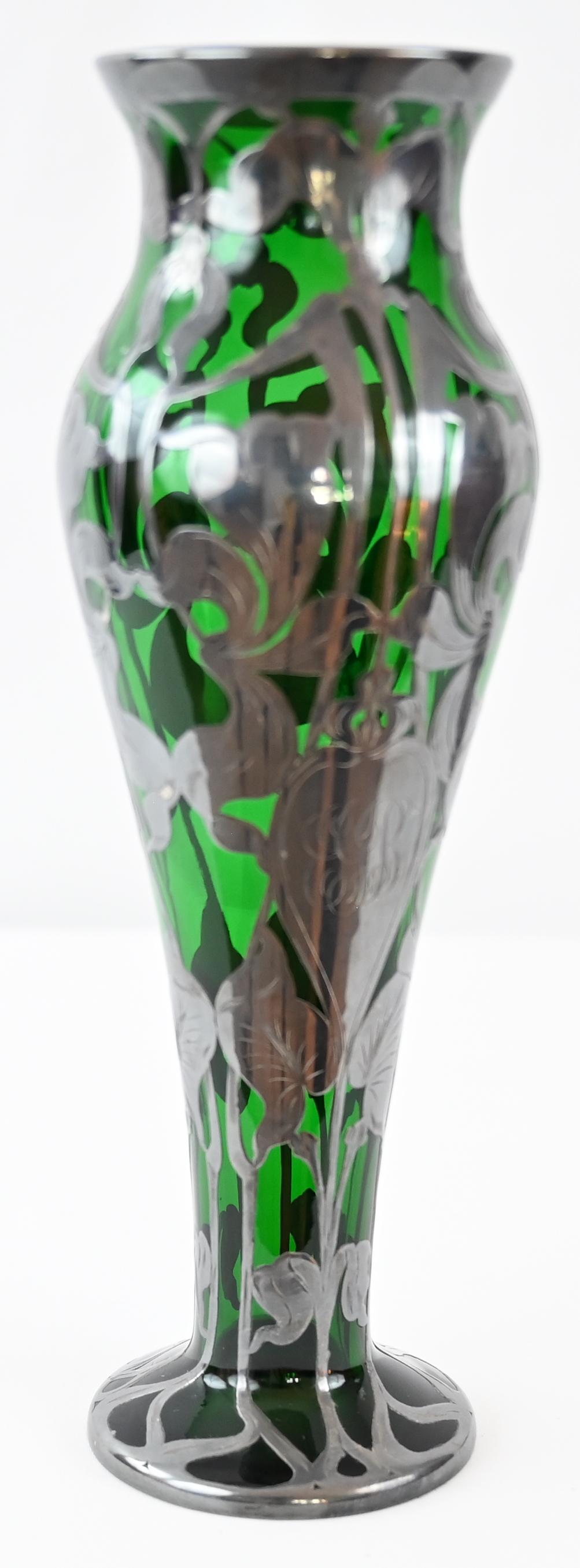 Jarrón de cristal iridiscente verde Loetz 