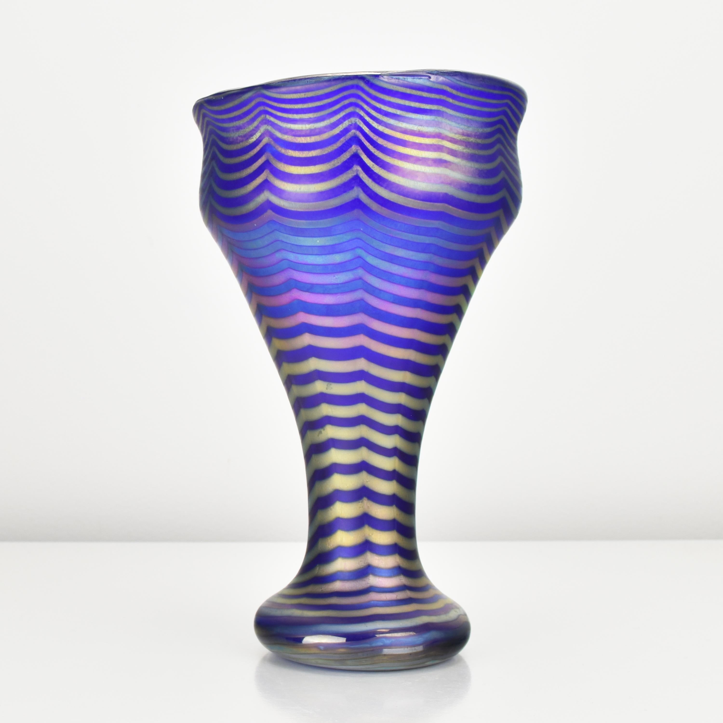 Hand-Crafted Loetz Vase Art Nouveau Secessionist Art Glass Phaenomen 6893 Antique Lötz For Sale
