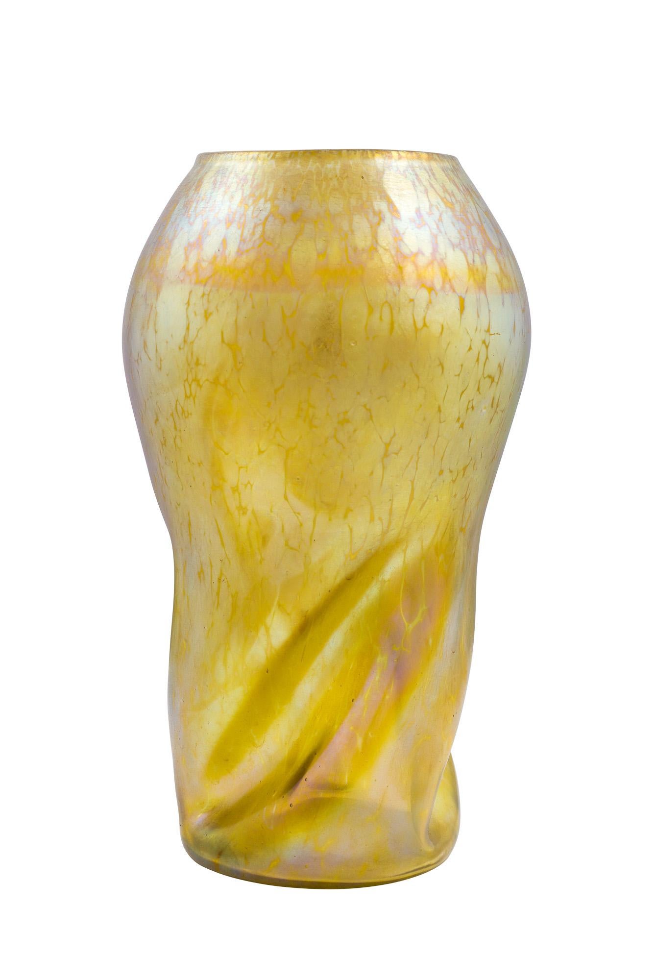 Austrian Loetz Vase Canidia Papillon Twisted Neck circa 1900 Art Nouveau Glass