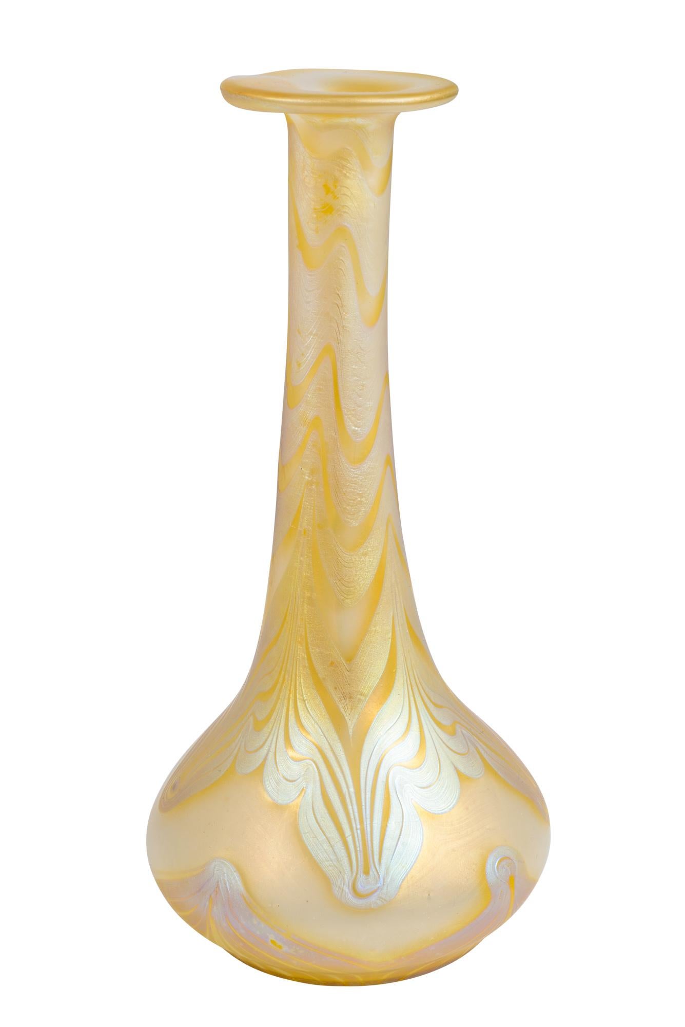 Austrian Jugendstil Johann Loetz-Witwe Vase Decor Phenomen Genre 202 Signed  1899

This Loetz vase has a simple and elegant shape: in the lower third it appears bulbous, the vessel itself tapers upwards to a slender neck. The end is formed by a