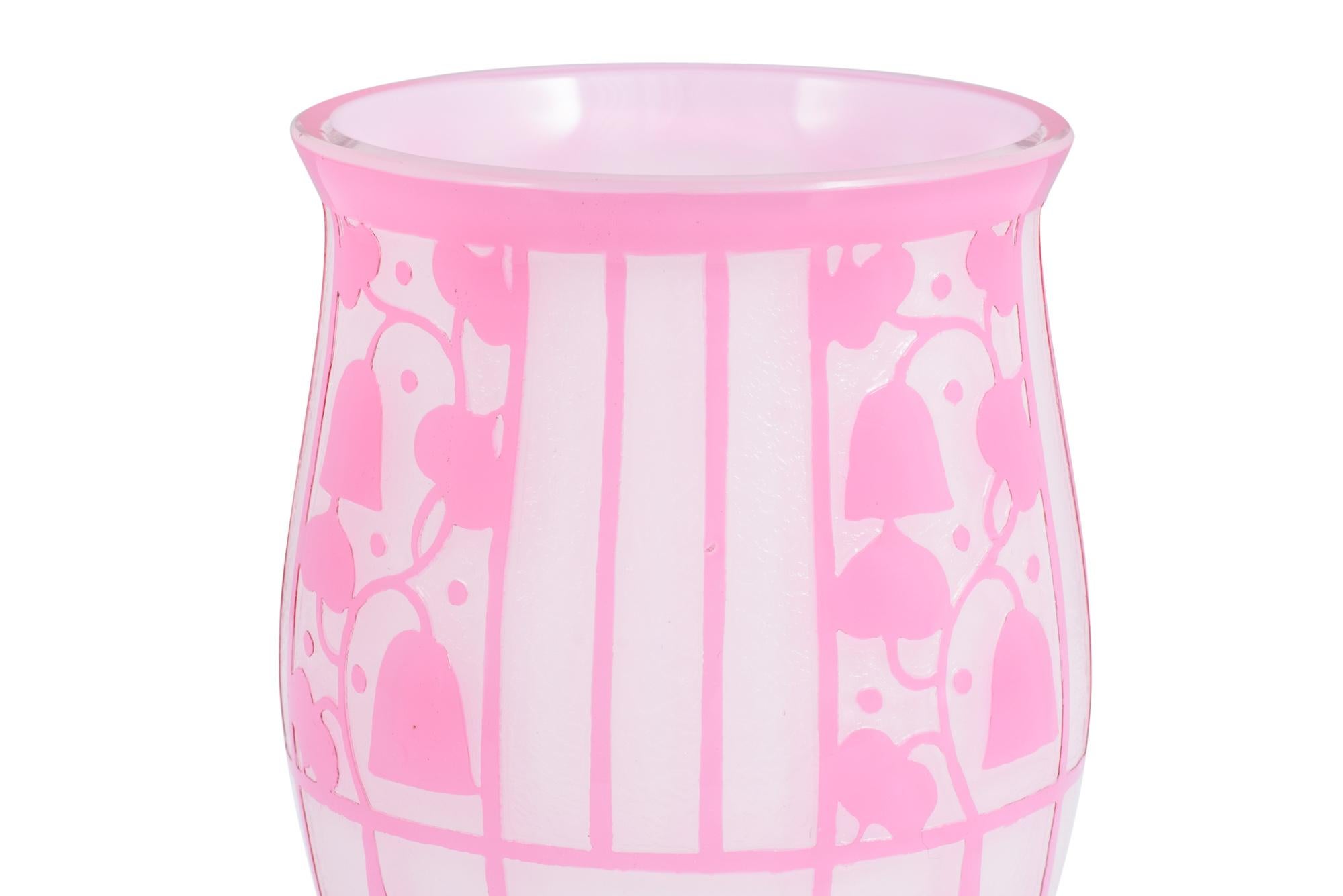 Austrian Loetz Vase Design Josef Hoffmann 1912, Opal Außen Rosa Werkbund, 1914 For Sale