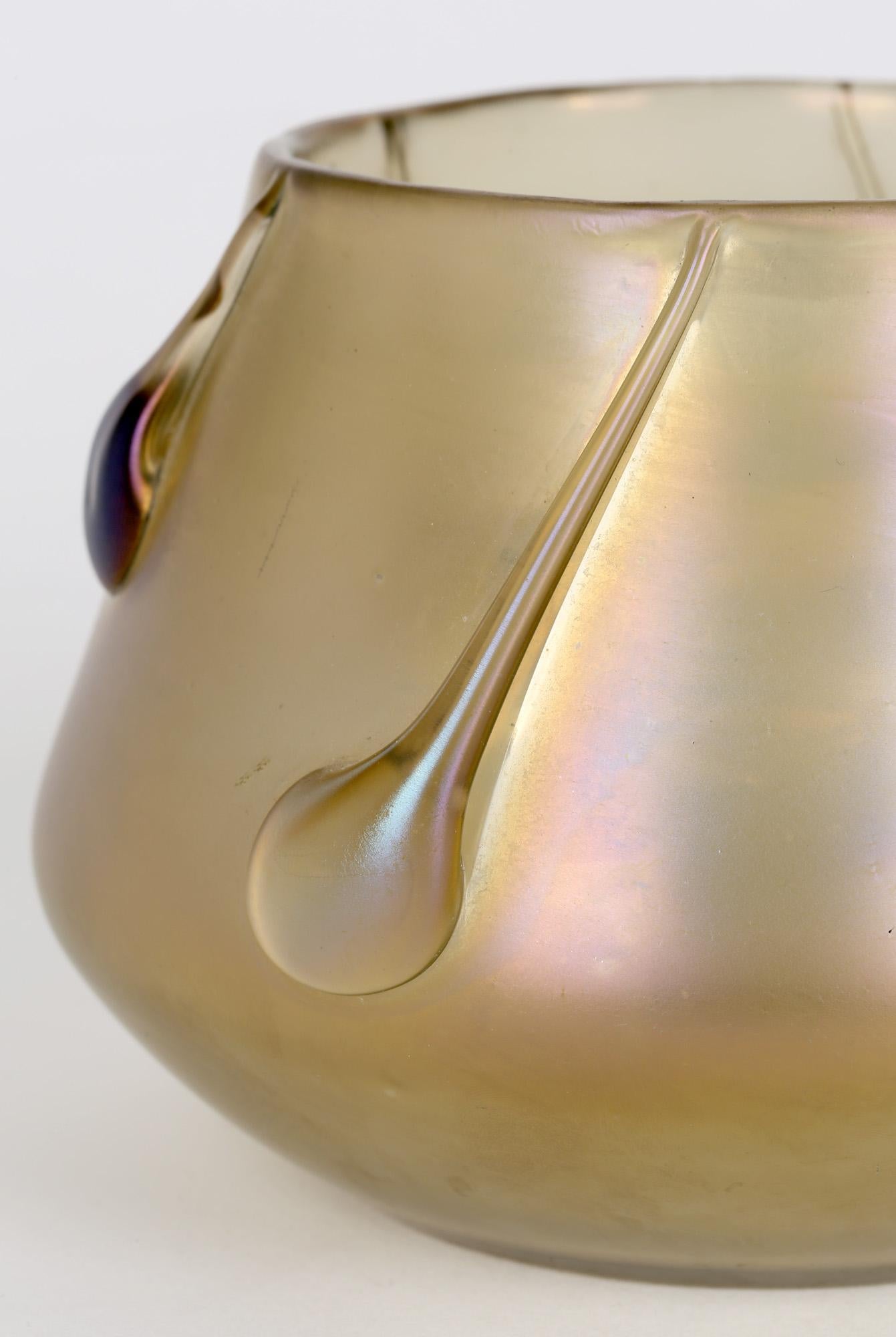 Loetz Vesuvische Candia-Vase aus schillerndem Glas mit Tadpolen, Loetz (Geblasenes Glas) im Angebot