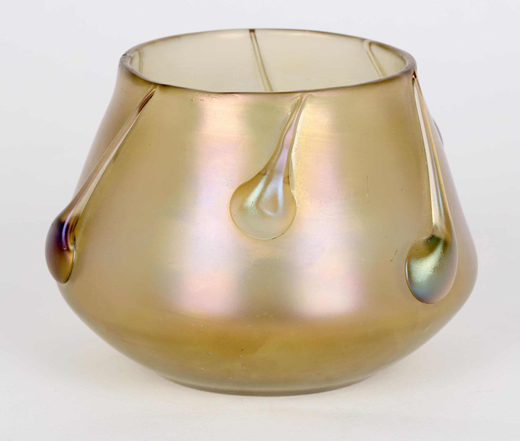 Loetz Vesuvische Candia-Vase aus schillerndem Glas mit Tadpolen, Loetz im Angebot 1
