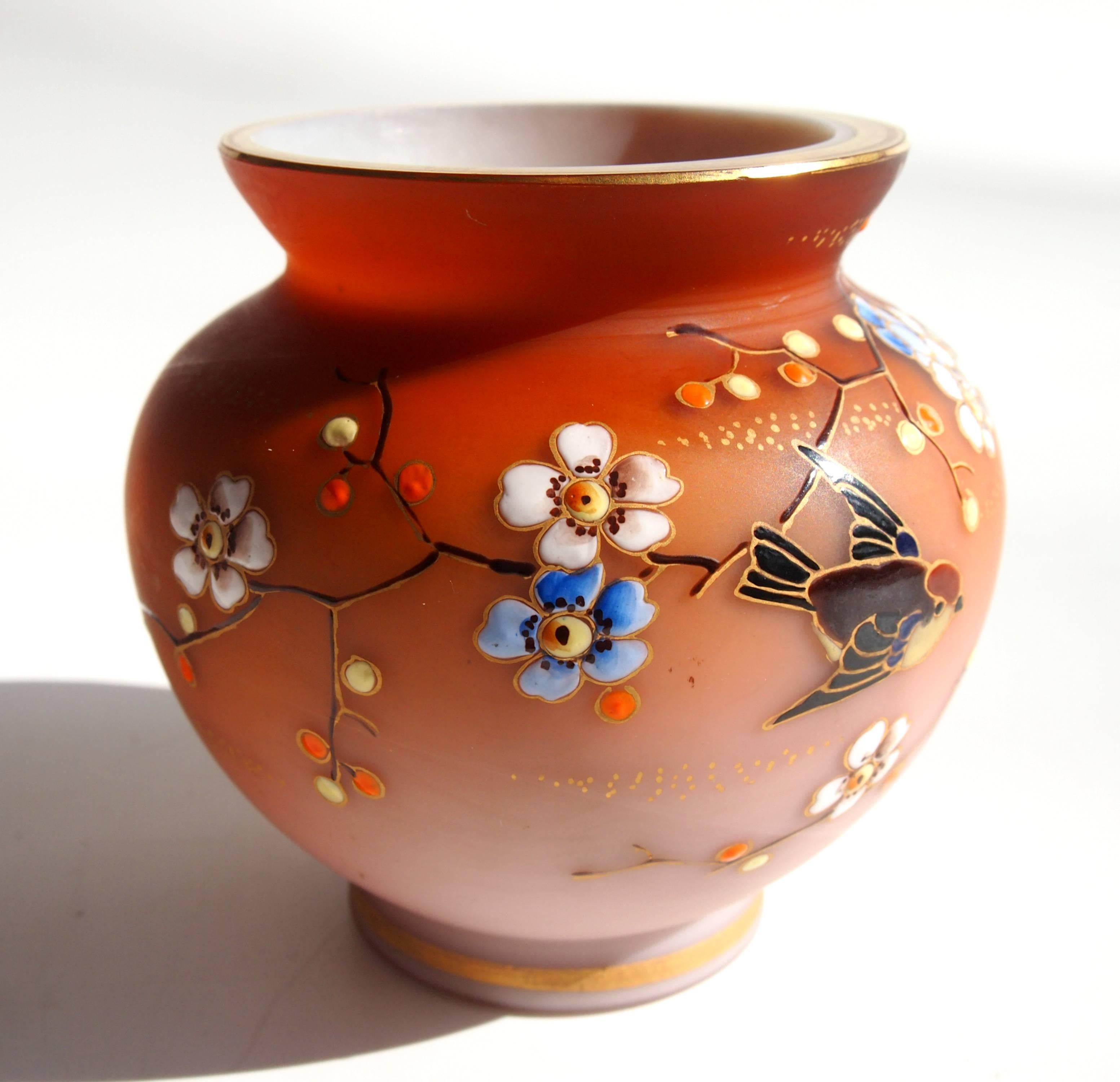 Bohemian Loetz Victorian Enameled Bird Glass Vase In Good Condition In London, GB
