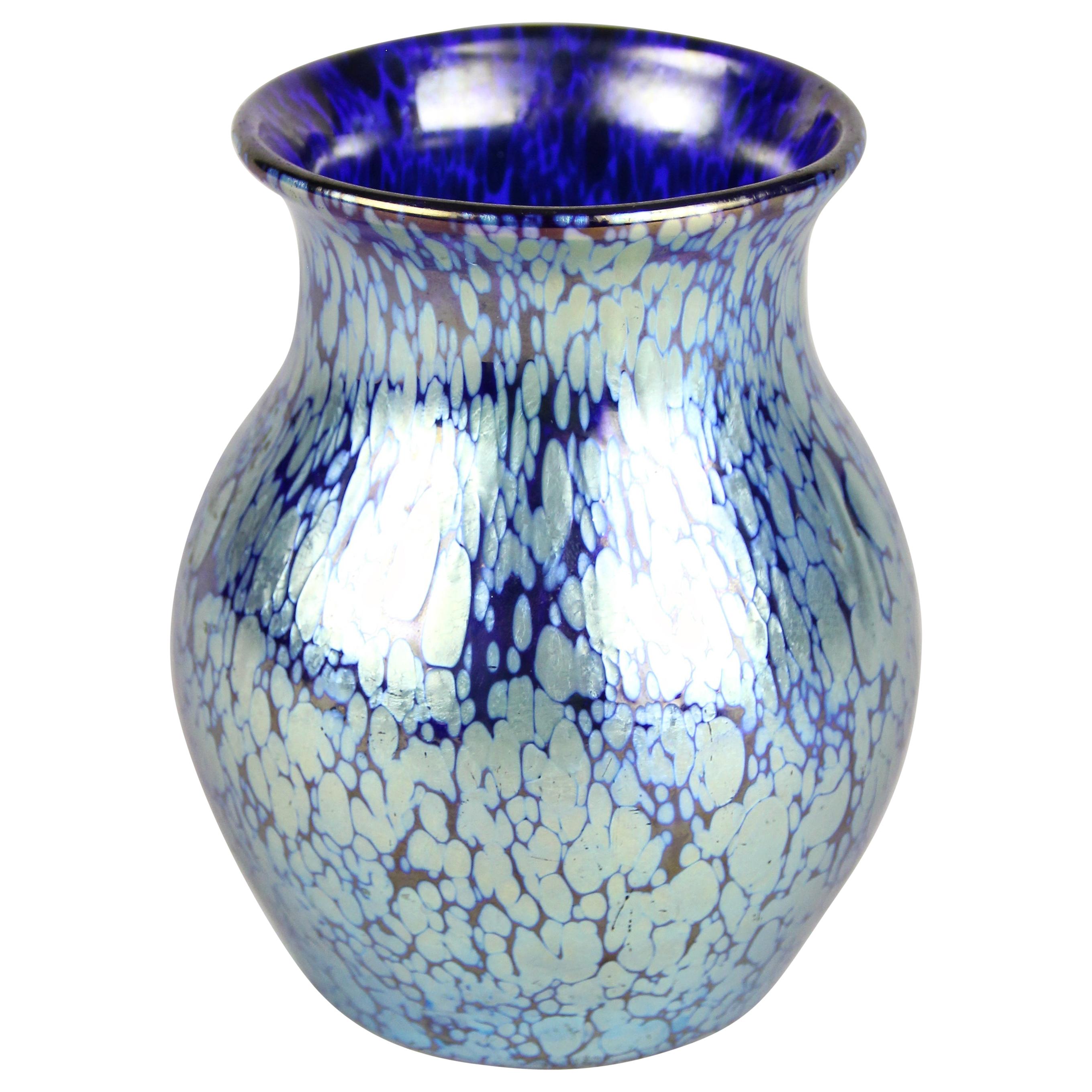 Loetz Witwe Art Nouveau Glass Vase Decor Cobalt Papillon, Bohemia, circa 1903