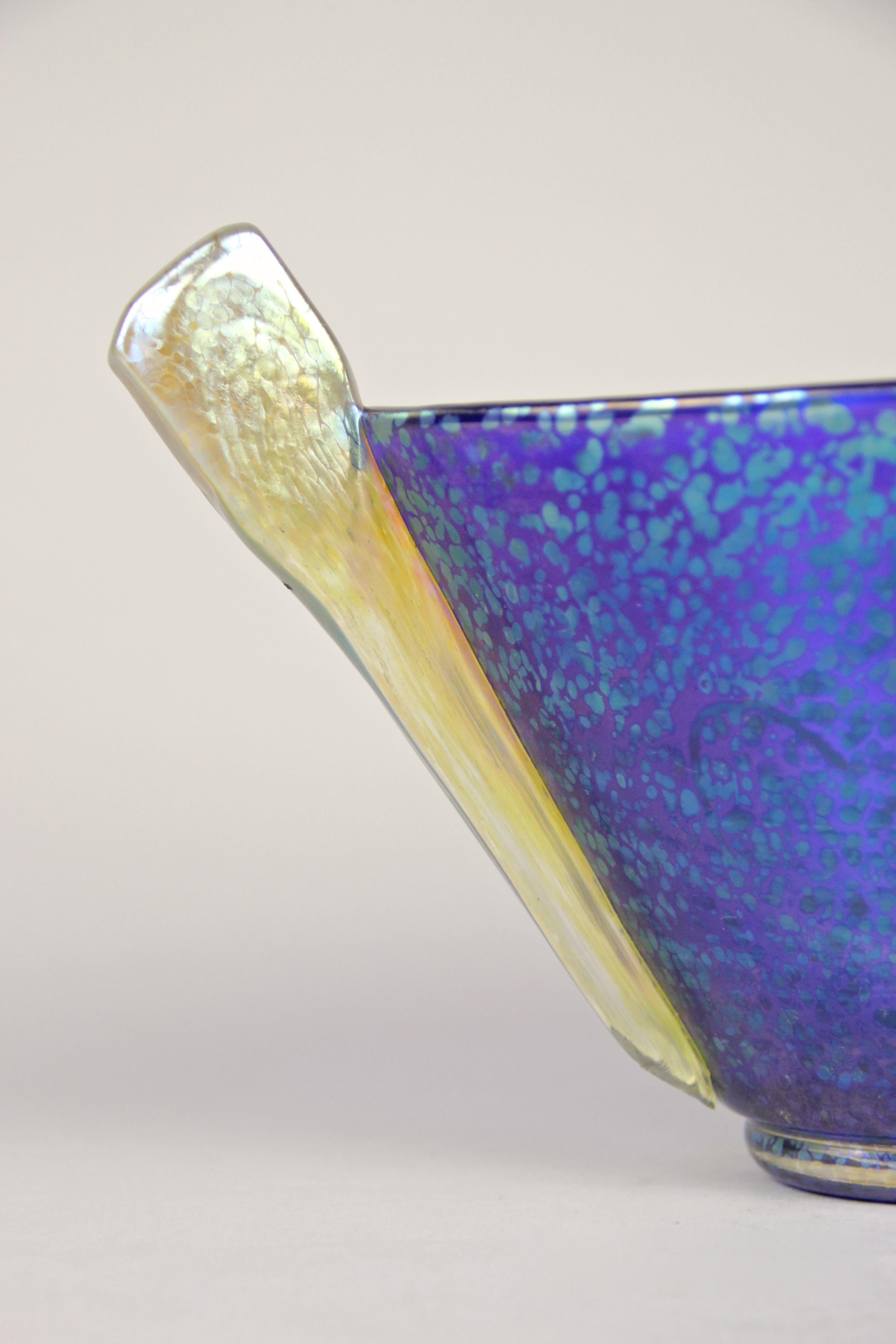 Art Deco Loetz Witwe Blue Glass Bowl Decor Papillon Iriscident, Bohemia, circa 1936 For Sale
