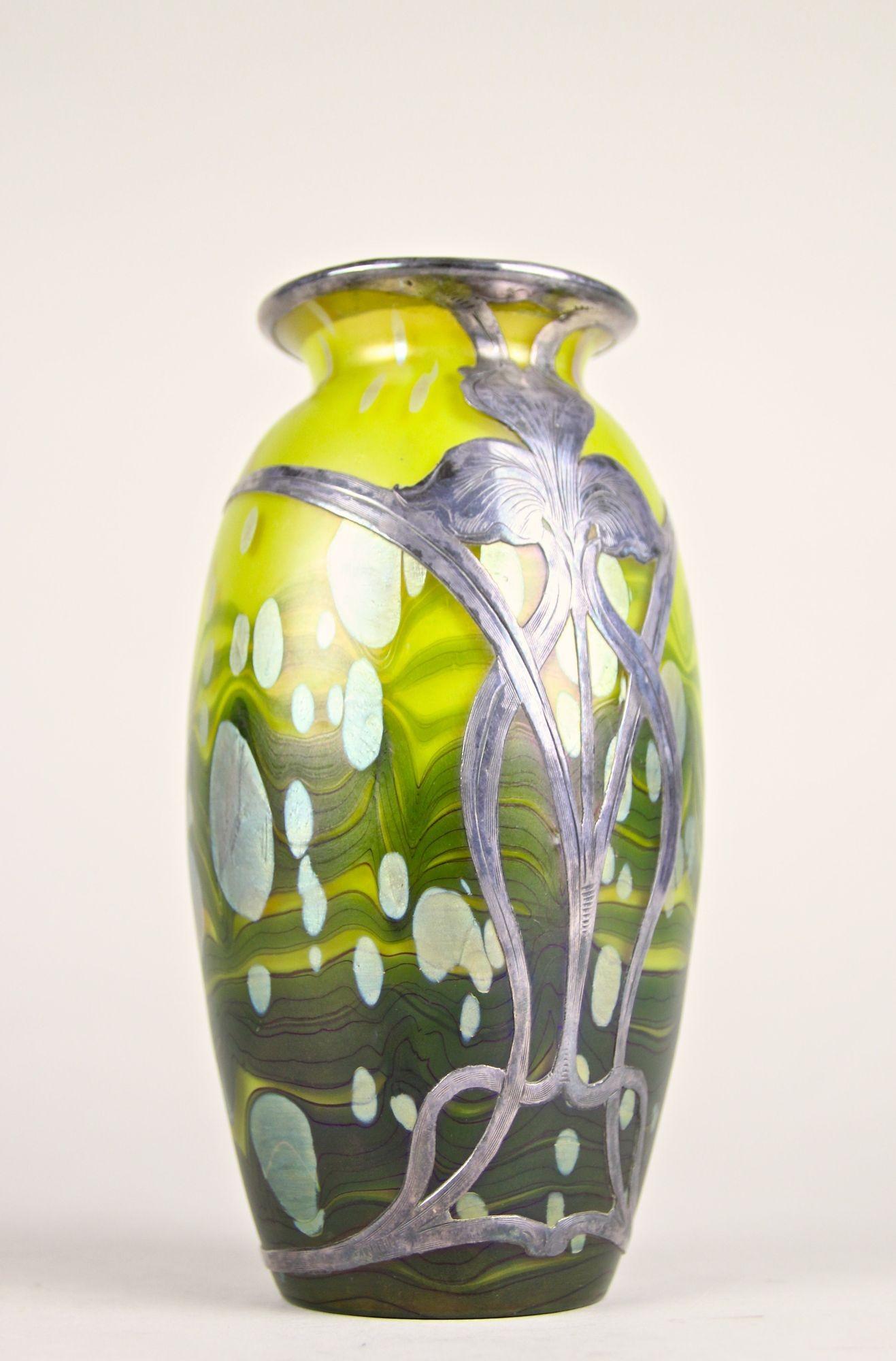 Vase en verre Witwe jauneytisus recouvert d'argent Loetz, CZ, circa 1902 en vente 5