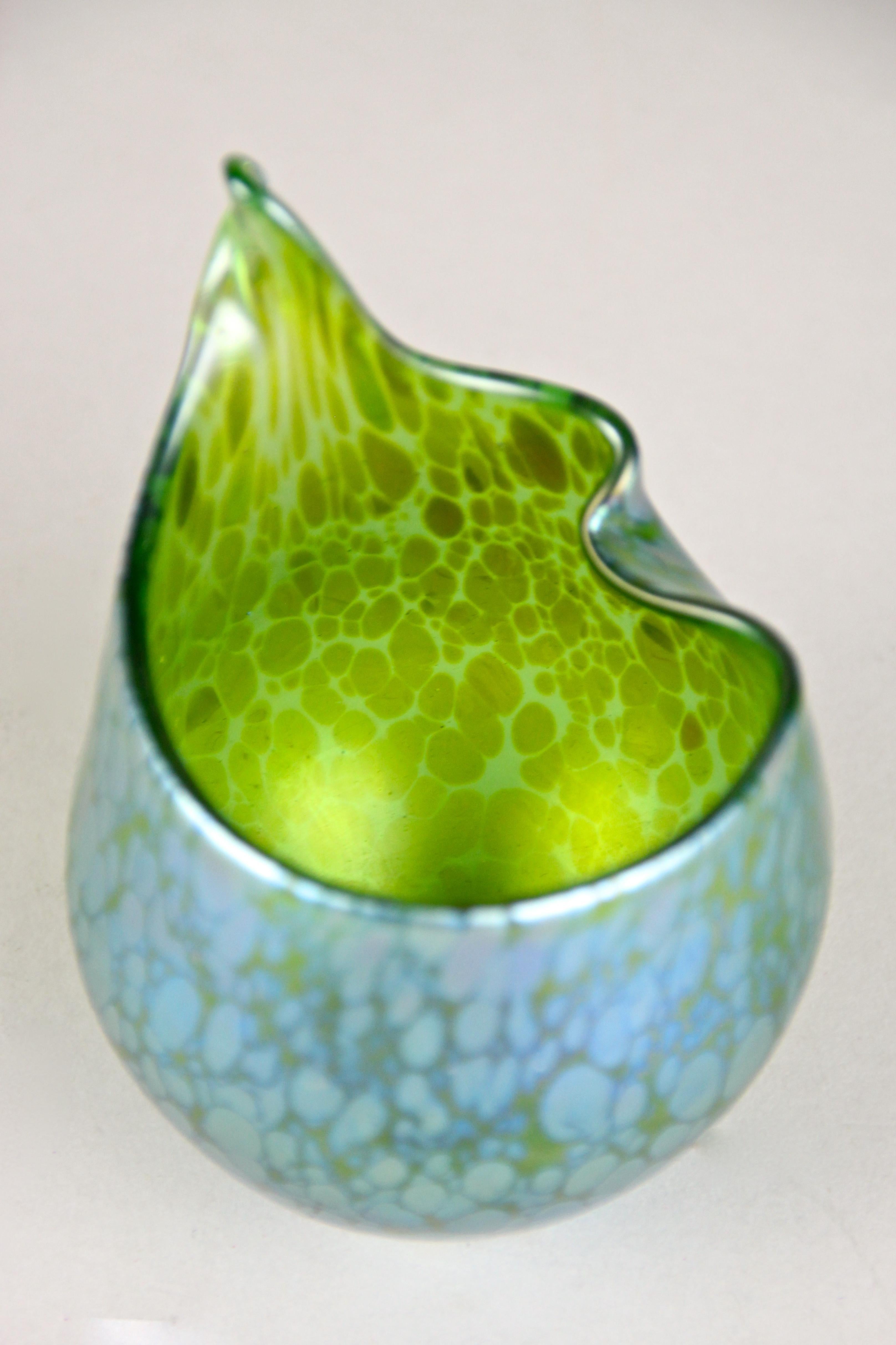 Czech Loetz Witwe Glass Vase Decor 