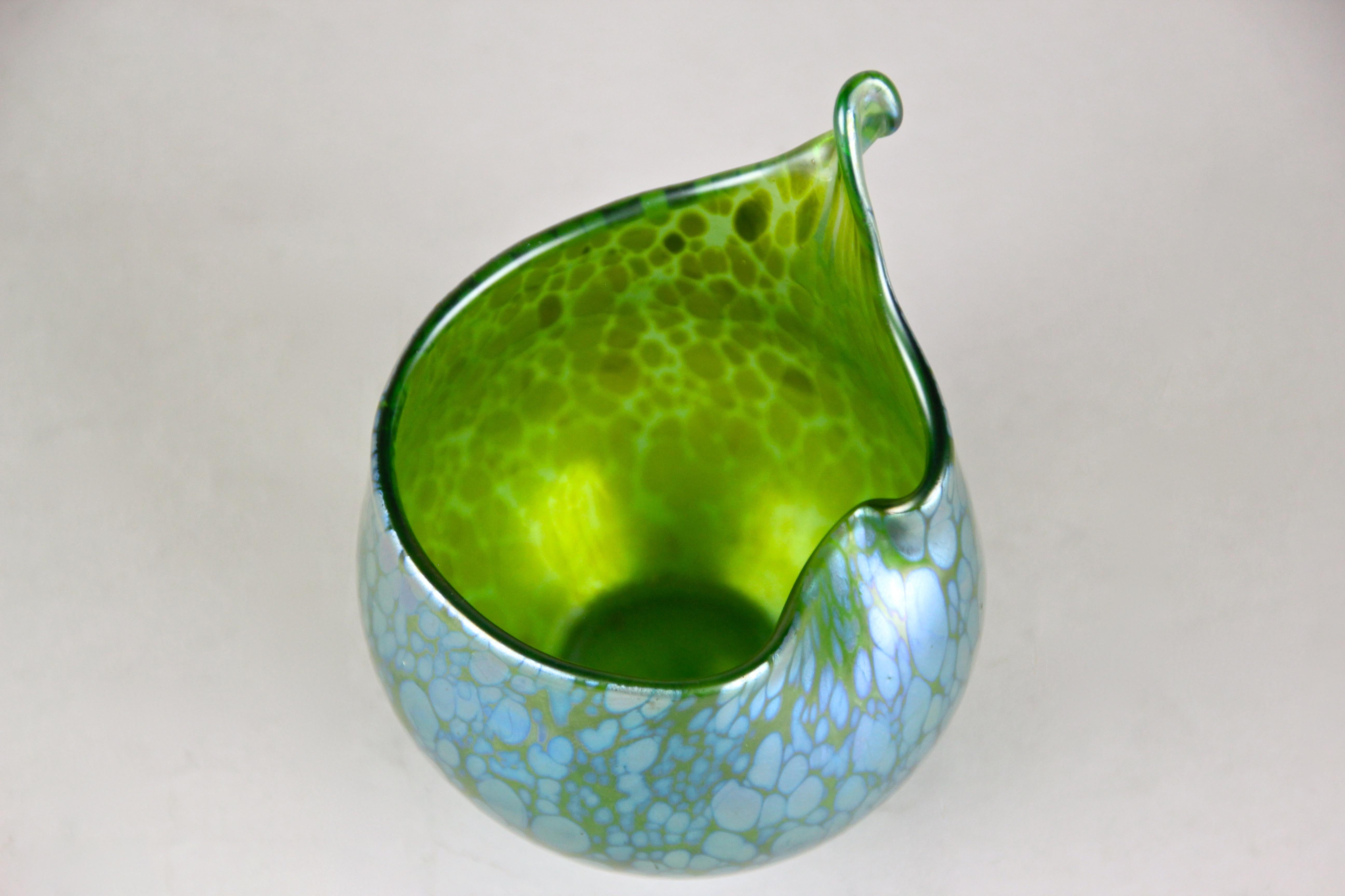 20th Century Loetz Witwe Glass Vase Decor 
