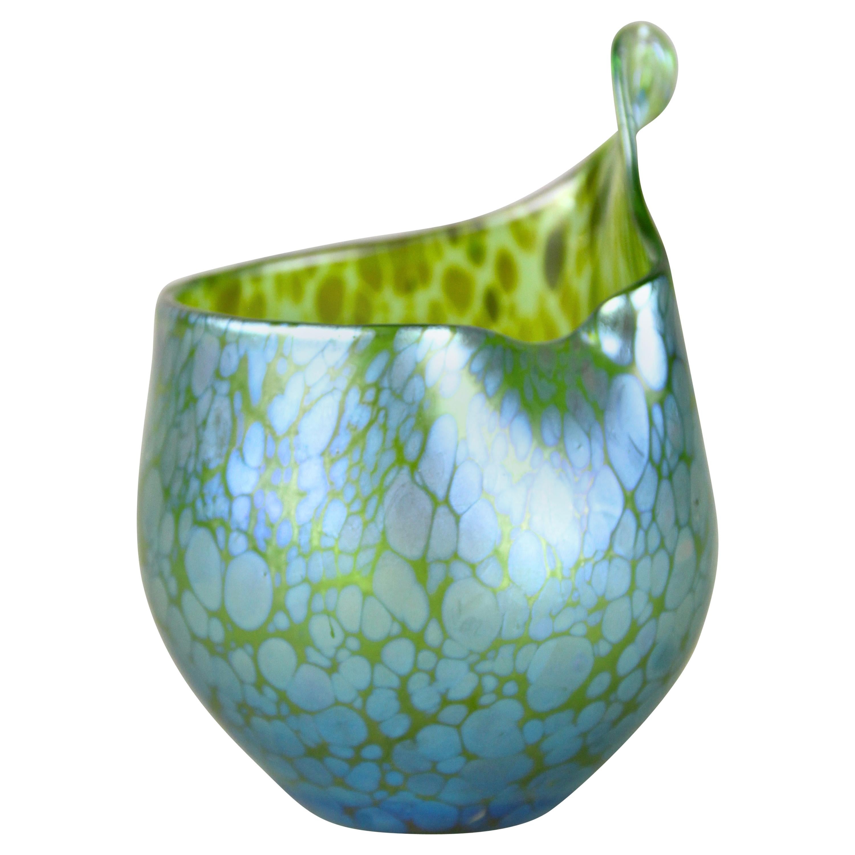 Loetz Witwe Glass Vase Decor "Creta Papillon" Iriscident, Bohemia, circa 1902