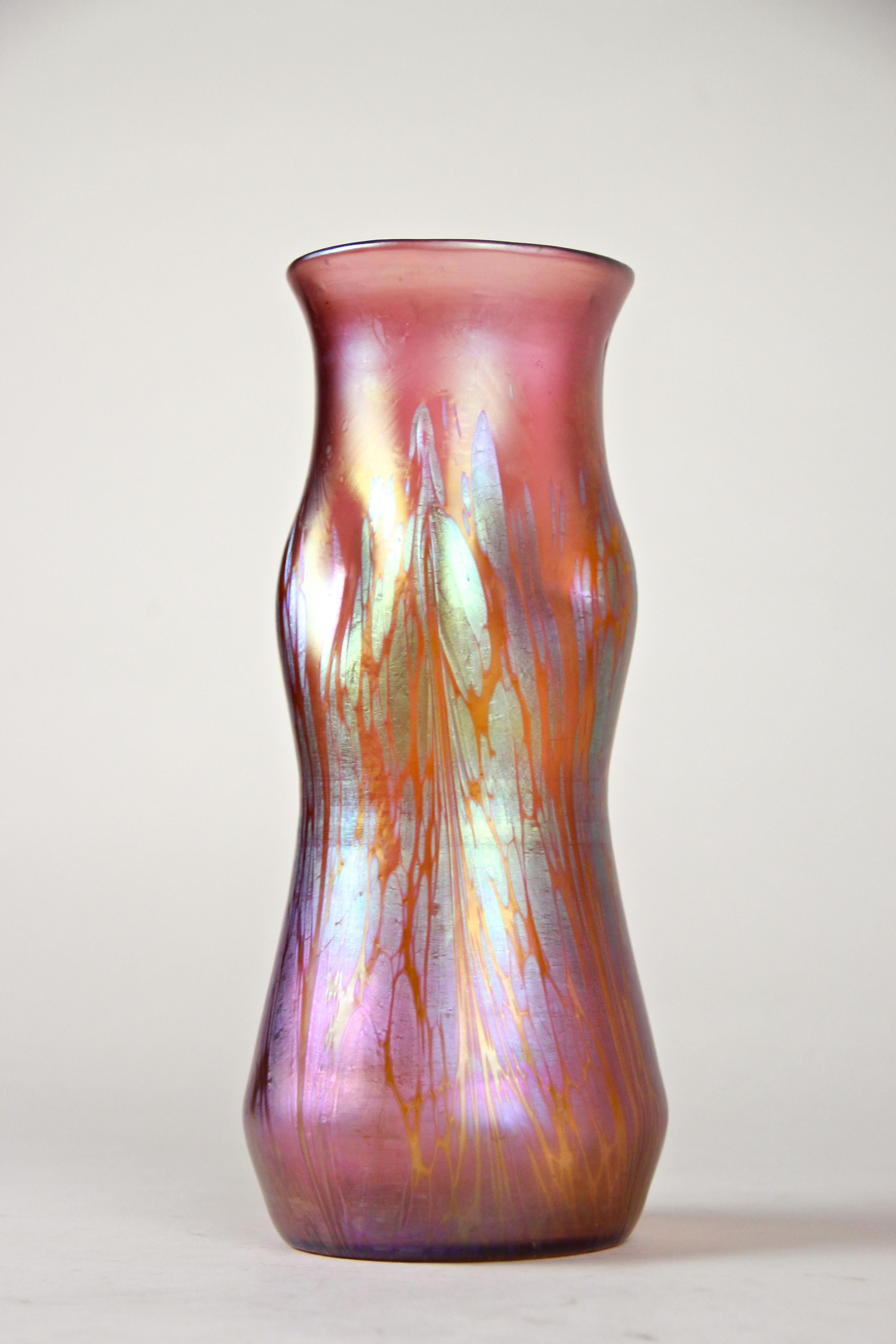 Exceptionnel vase en verre Loetz Witwe en décor 