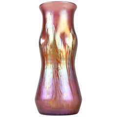 Loetz Witwe Glass Vase Decor Medici Pink Highly Iriscident, Bohemia, circa 1902