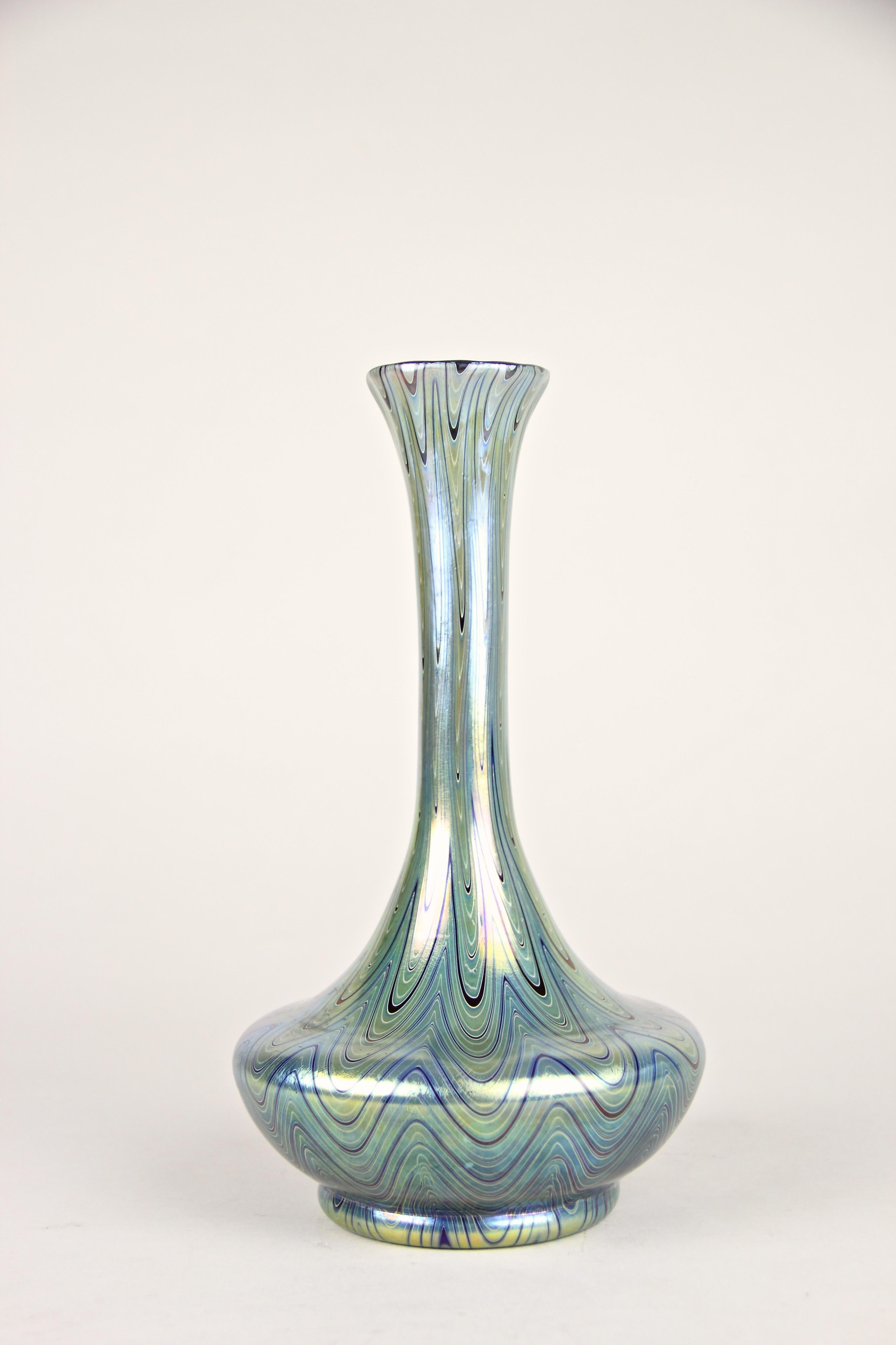 Art Nouveau Loetz Witwe Glass Vase Rubin Phänomen Genre 6893 Iriscident, Bohemia, circa 1899 For Sale