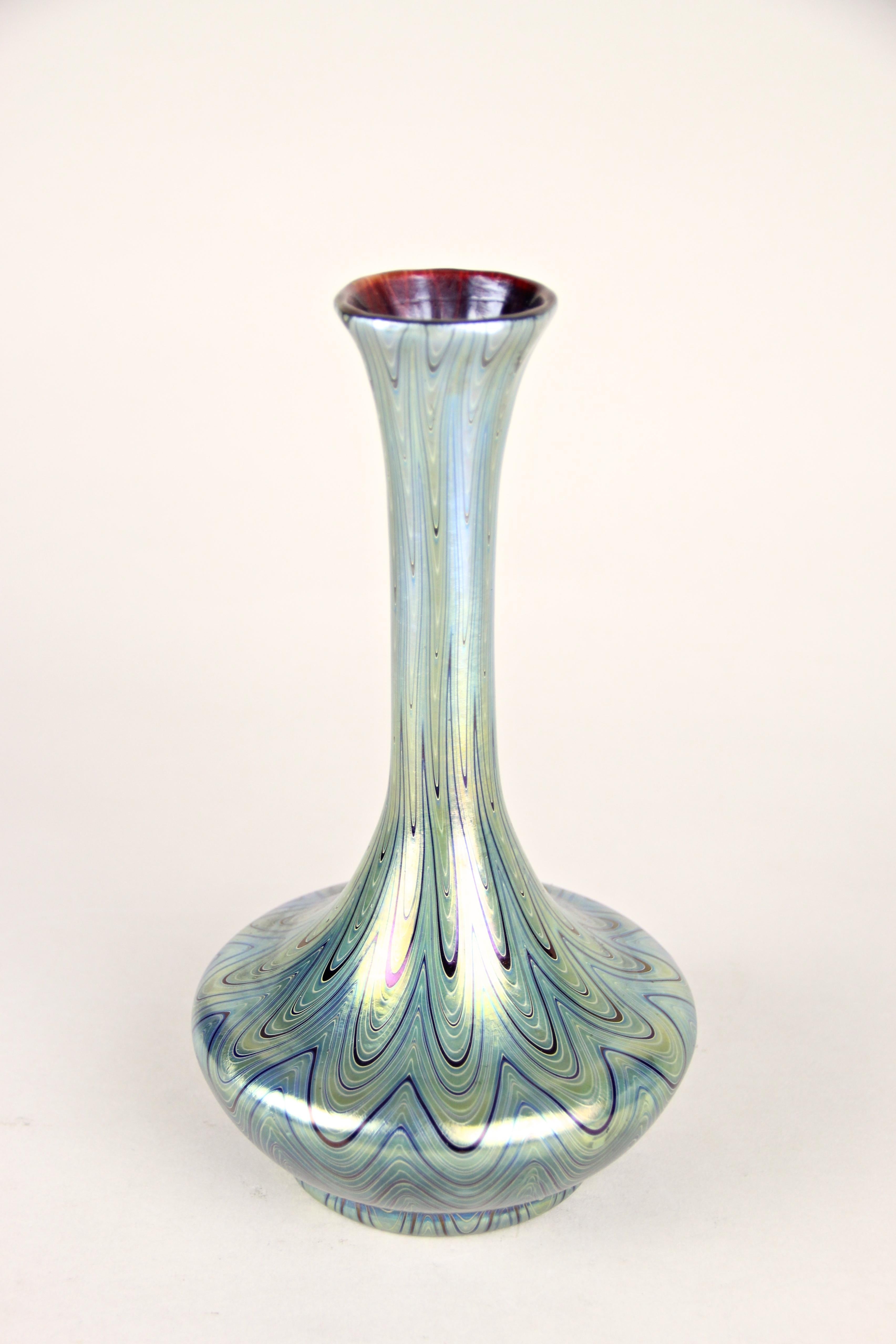 Czech Loetz Witwe Glass Vase Rubin Phänomen Genre 6893 Iriscident, Bohemia, circa 1899 For Sale