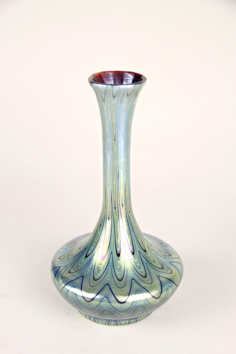Czech Loetz Witwe Glass Vase Rubin Phänomen Genre 6893 Iriscident, Bohemia, circa 1899 For Sale