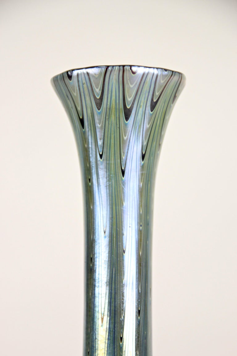 Blown Glass Loetz Witwe Glass Vase Rubin Phänomen Genre 6893 Iriscident, Bohemia, circa 1899 For Sale