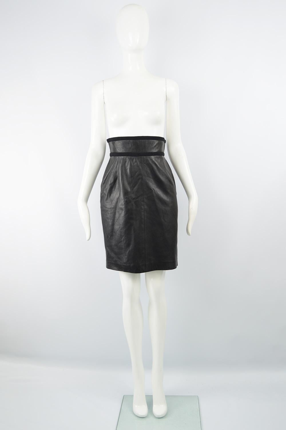 Size: Marked vintage 40 fits more like a modern UK 8/ US 4/ EU 36. Please check measurements. 
Waist - 26” / 66cm
Hips - 36” / 91cm
Length (Waist to Hem) - 22” / 56cm

A fantastic vintage women's fitted, pencil skirt from the 80s by luxury Spanish