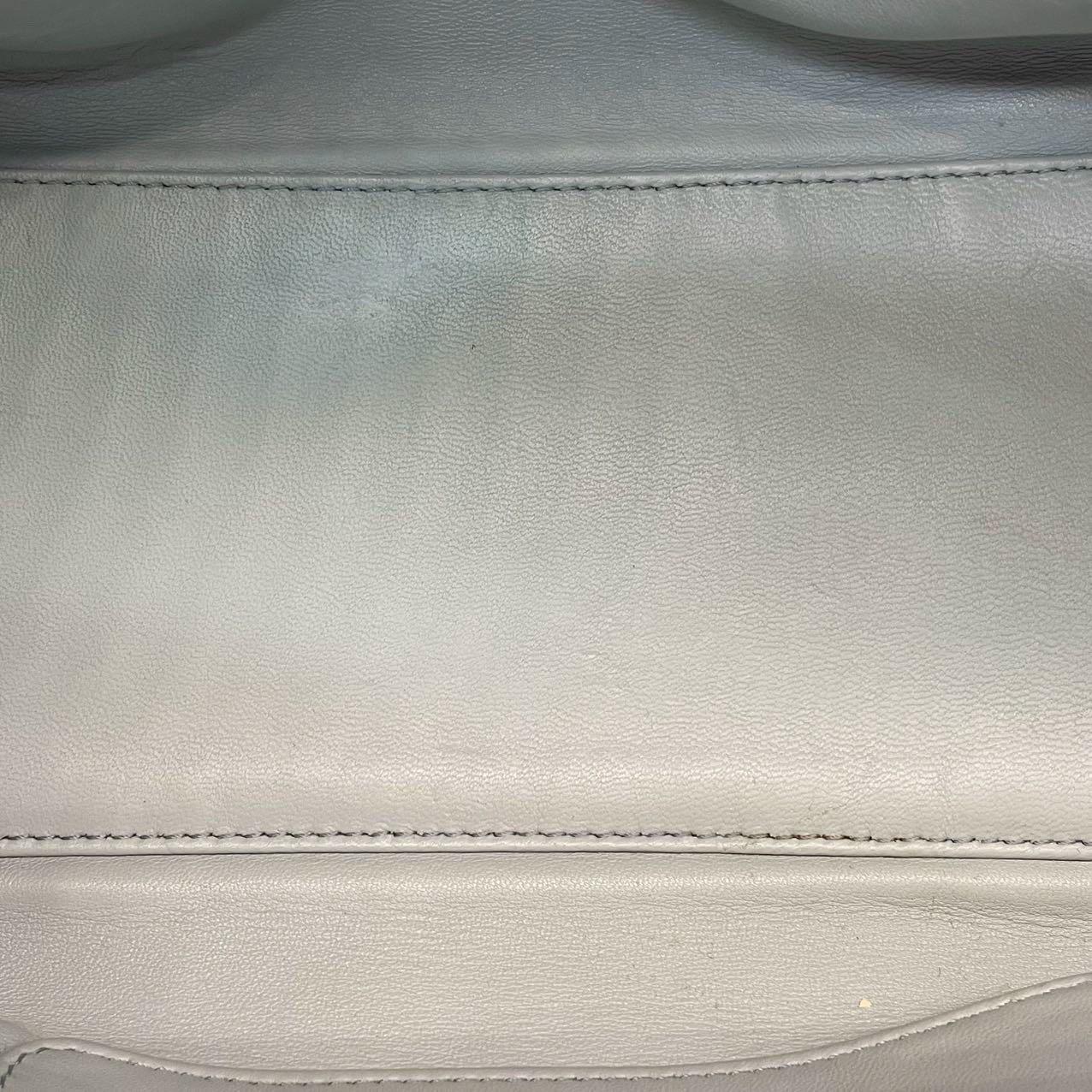 Loewe Amazona 29 in pelle blu con lucchetto a forma di elefante e hardware in tonalità argento in vendita 10