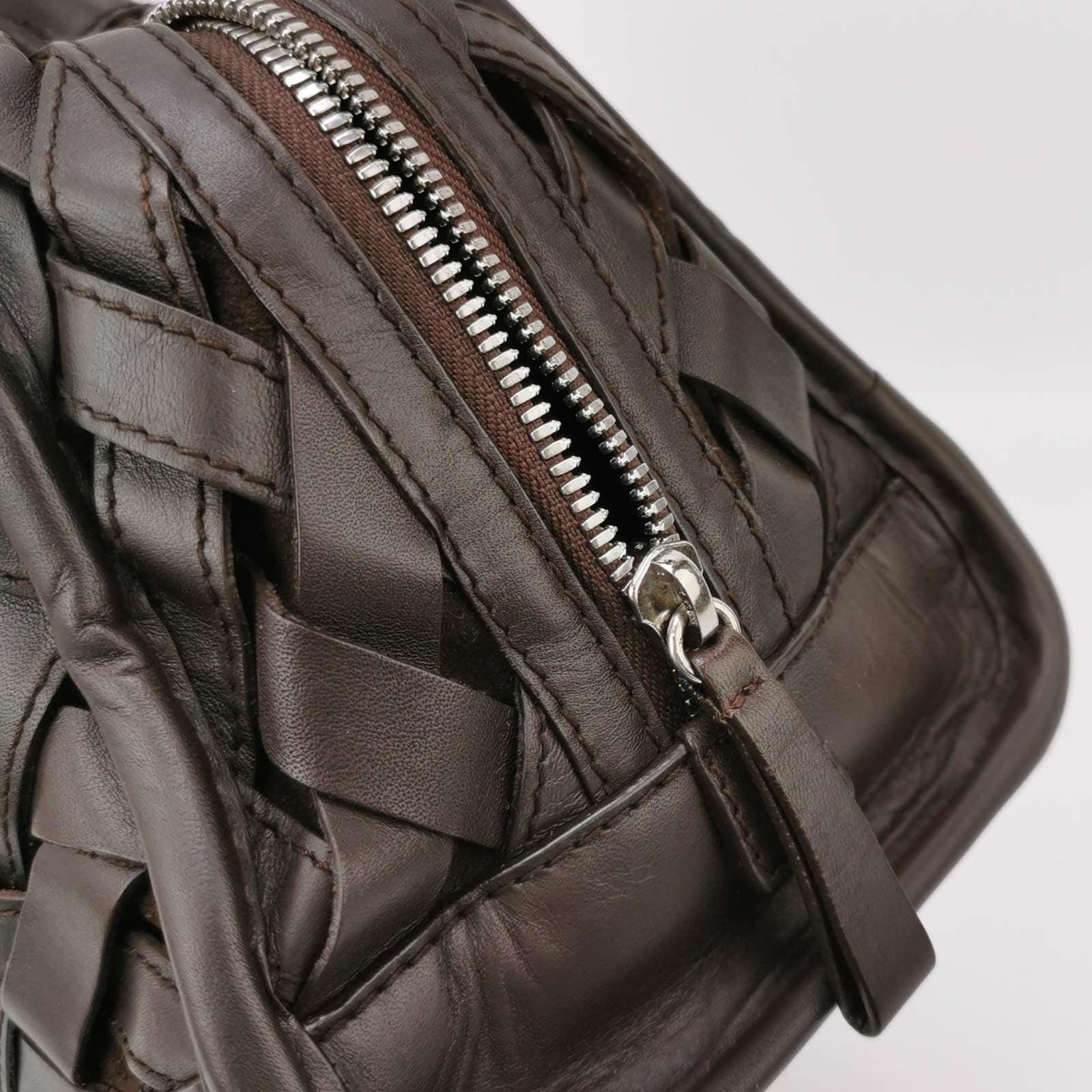 Loewe Amazona 29 in Brown Intrecciato Woven Calfskin Leather Handbag For Sale 7