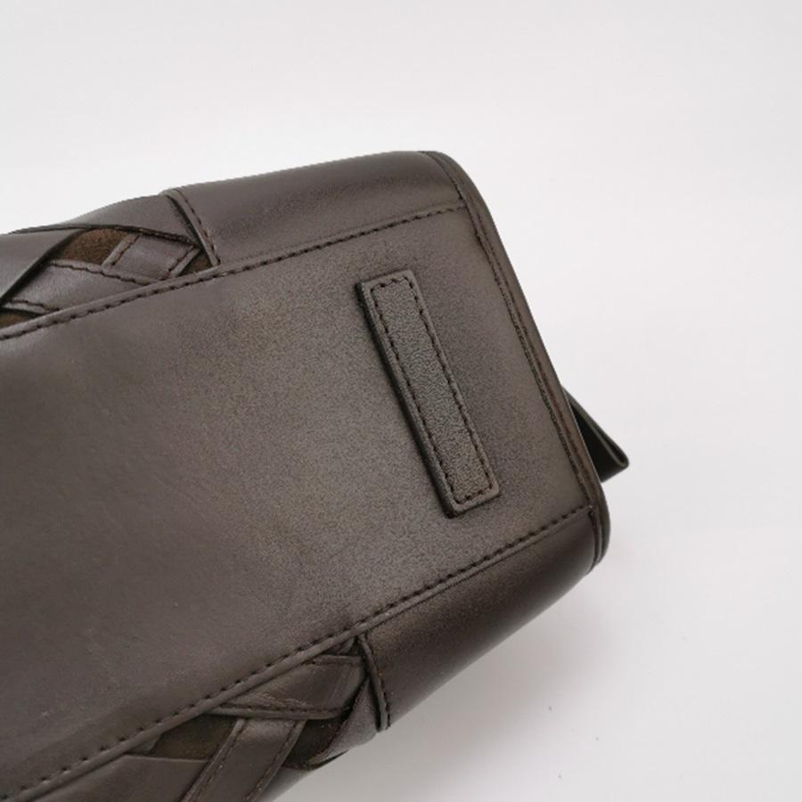 Loewe Amazona 29 in Brown Intrecciato Woven Calfskin Leather Handbag For Sale 10