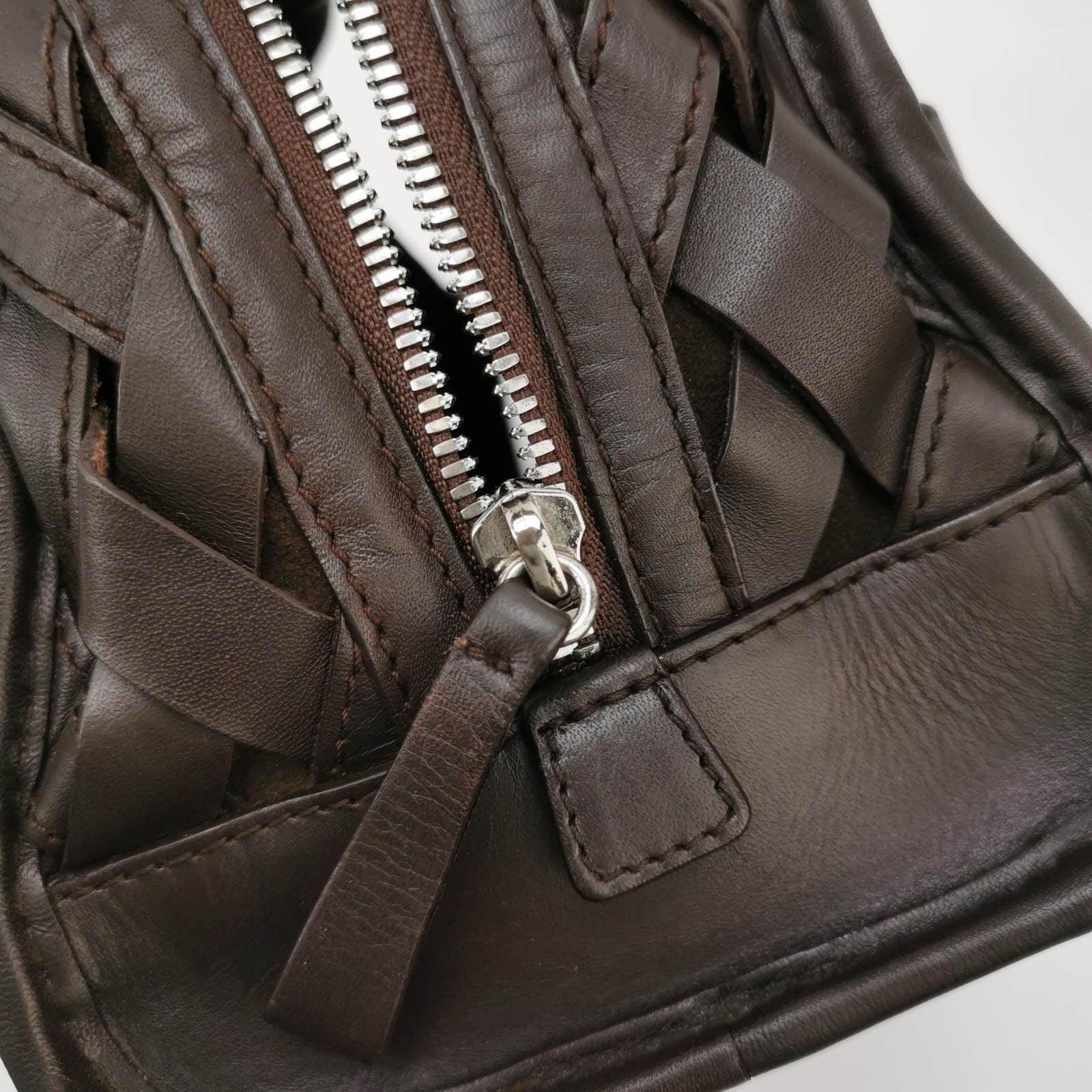 Loewe Amazona 29 in Brown Intrecciato Woven Calfskin Leather Handbag For Sale 4