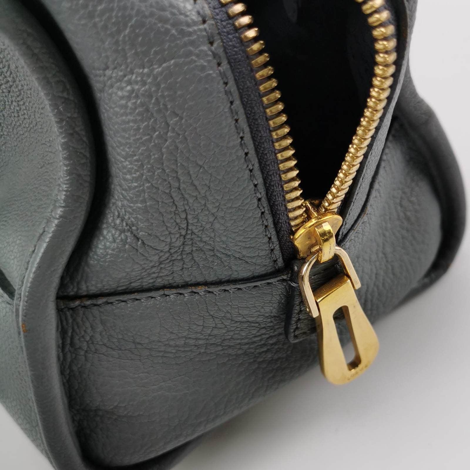 Loewe Amazona 29 en piel de cordero gris 4