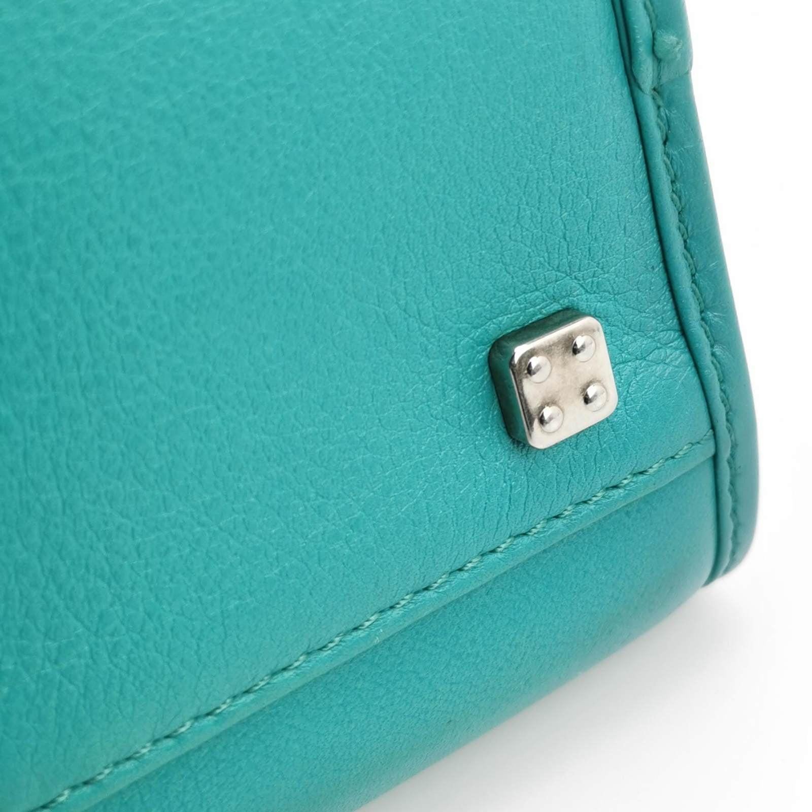 Loewe Amazona 29 en suave piel de ante azul turquesa y herrajes plateados 2