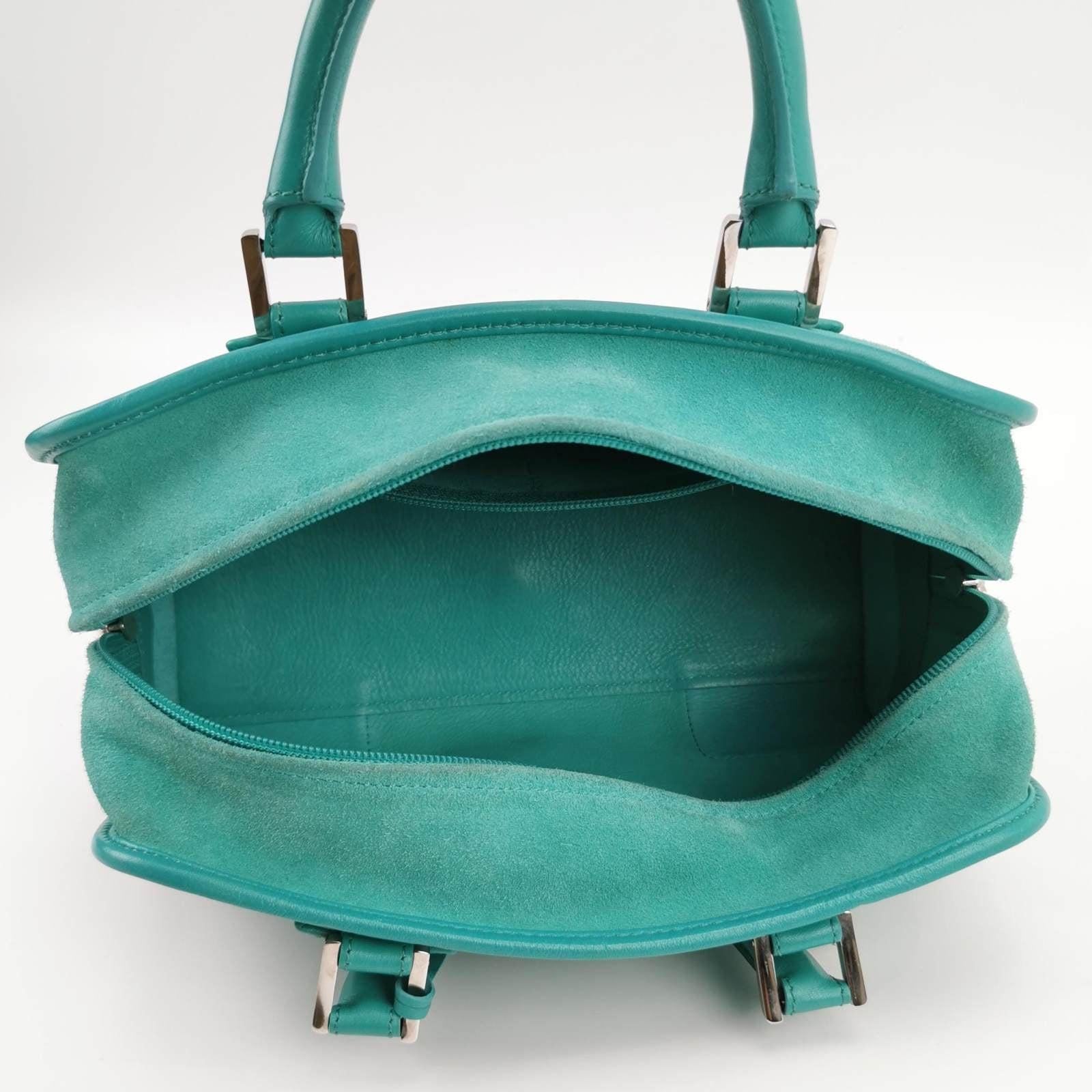 Loewe Amazona 29 en suave piel de ante azul turquesa y herrajes plateados 4