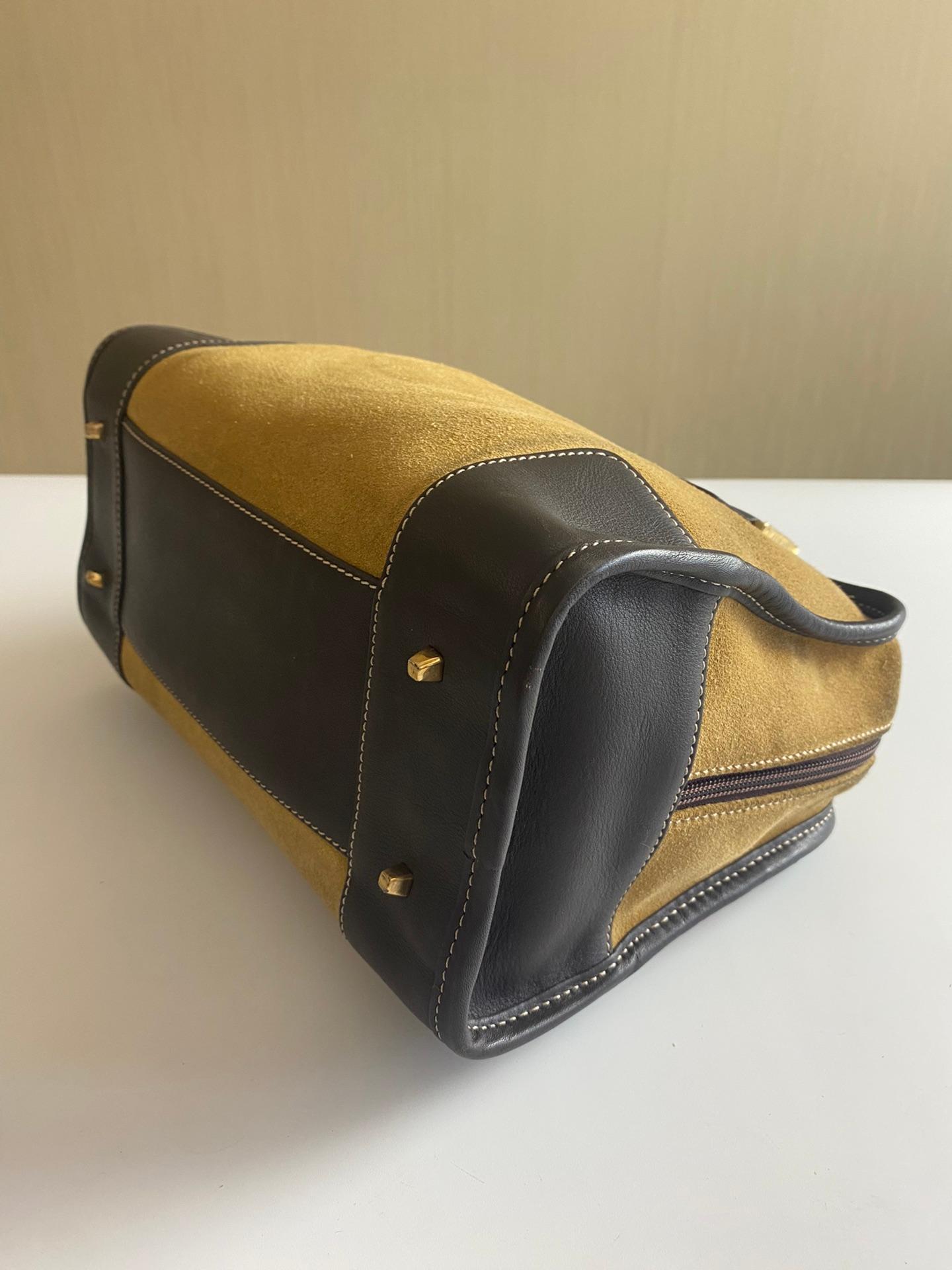 Loewe Amazona 29 Tan Brown Brown Suede and Leather Top Handle Bag en vente 3