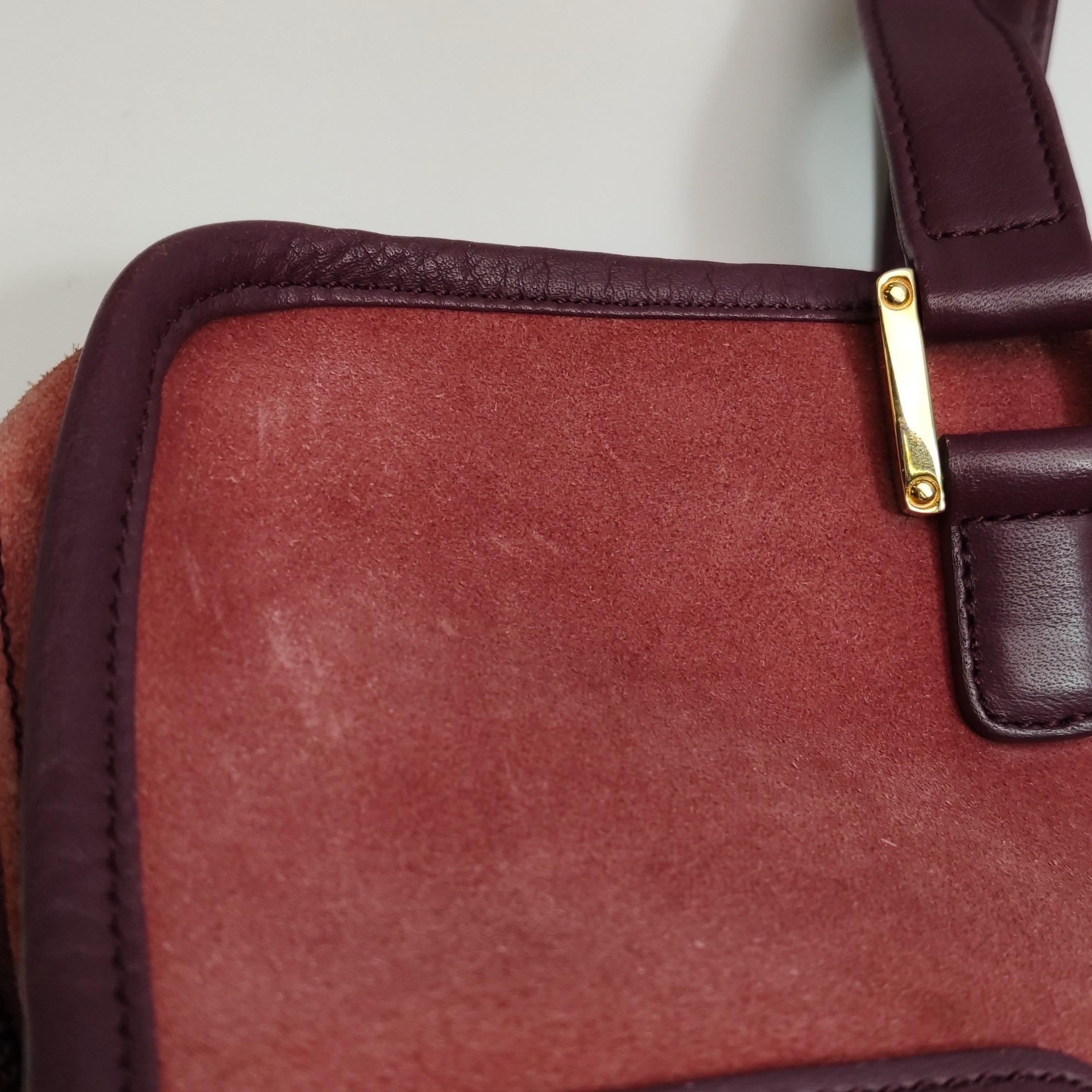 Loewe Amazona 35 East West Borsa a tracolla in pelle scamosciata rossa in vendita 11