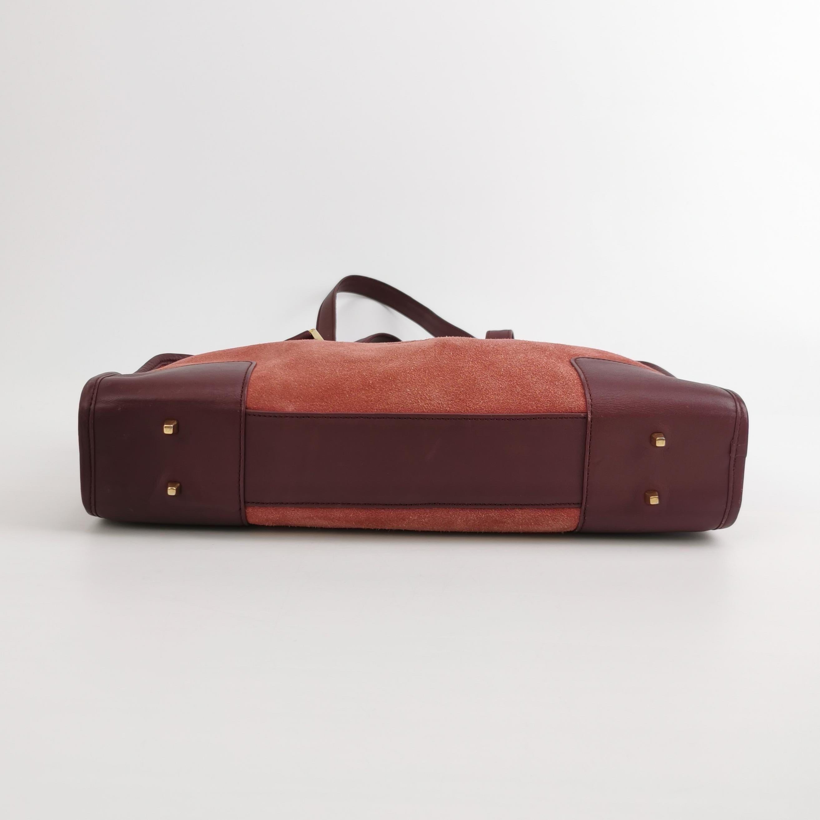 Loewe Amazona 35 East West Borsa a tracolla in pelle scamosciata rossa in vendita 3