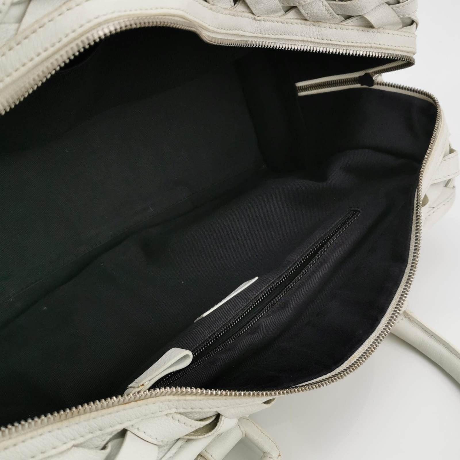 Bolso Loewe Amazona 36 en Piel de Becerro Tejida Intrecciato Blanco 1