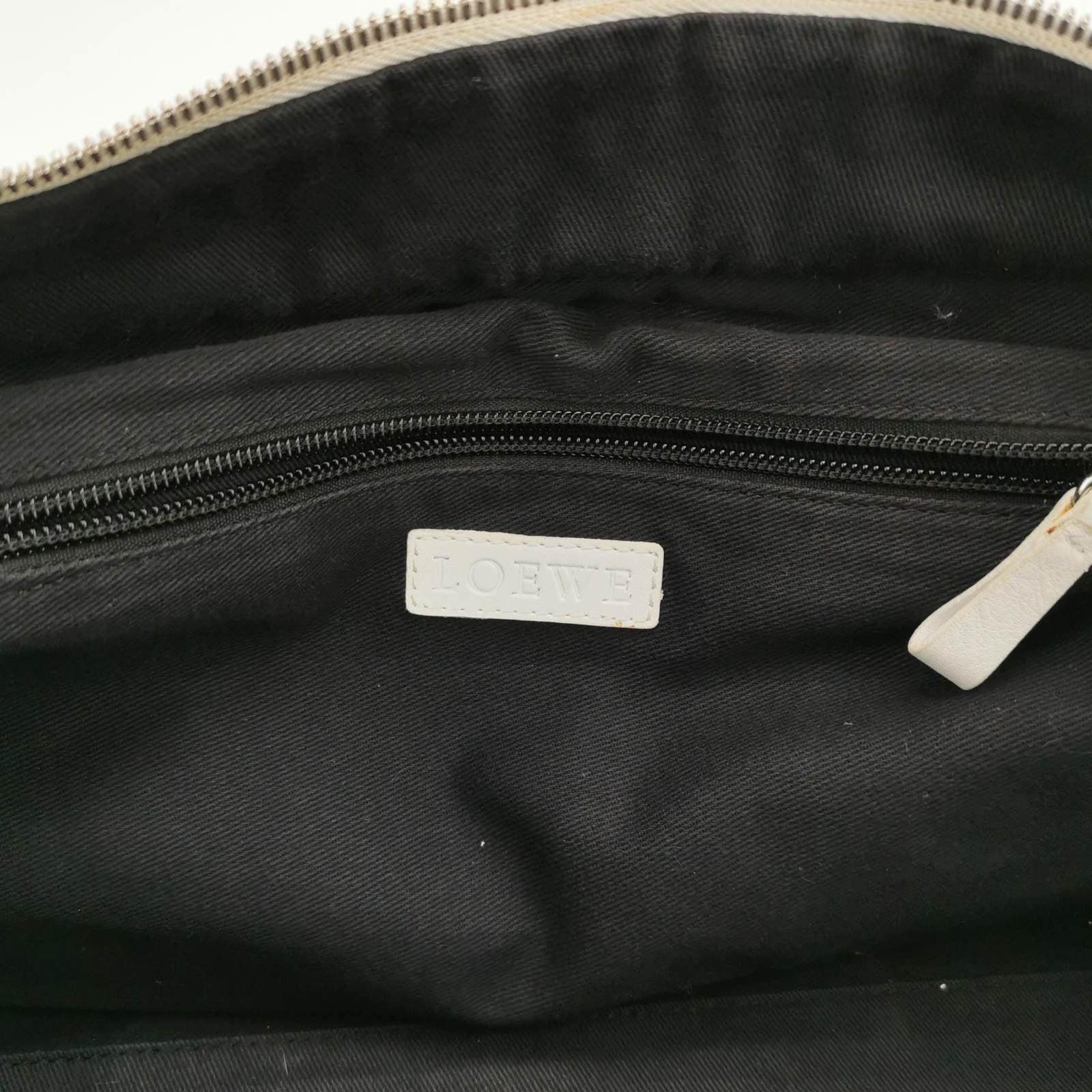 Bolso Loewe Amazona 36 en Piel de Becerro Tejida Intrecciato Blanco 2