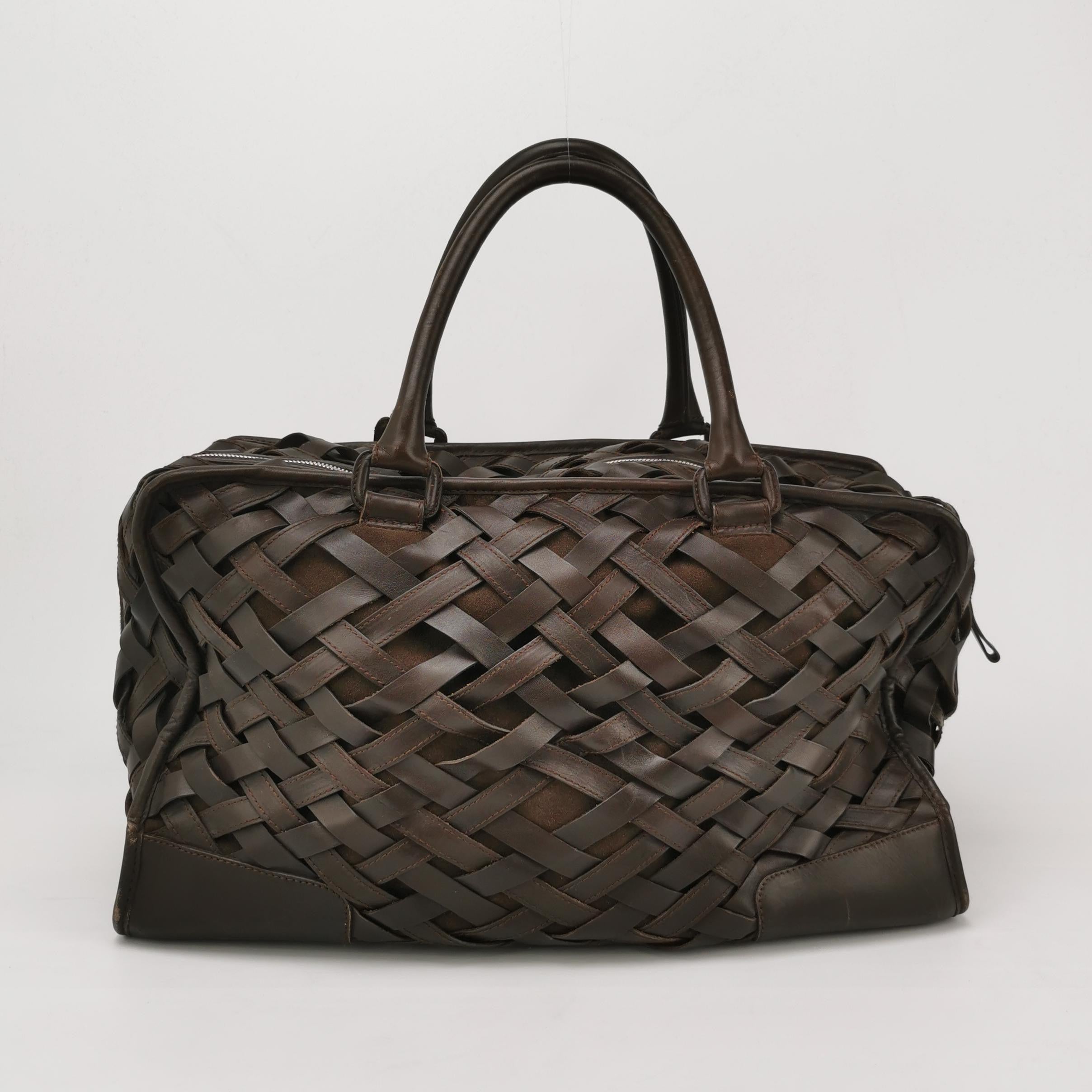 Women's Loewe Amazona 44 in Brown Intrecciato Woven Calfskin Leather Travel Bag For Sale