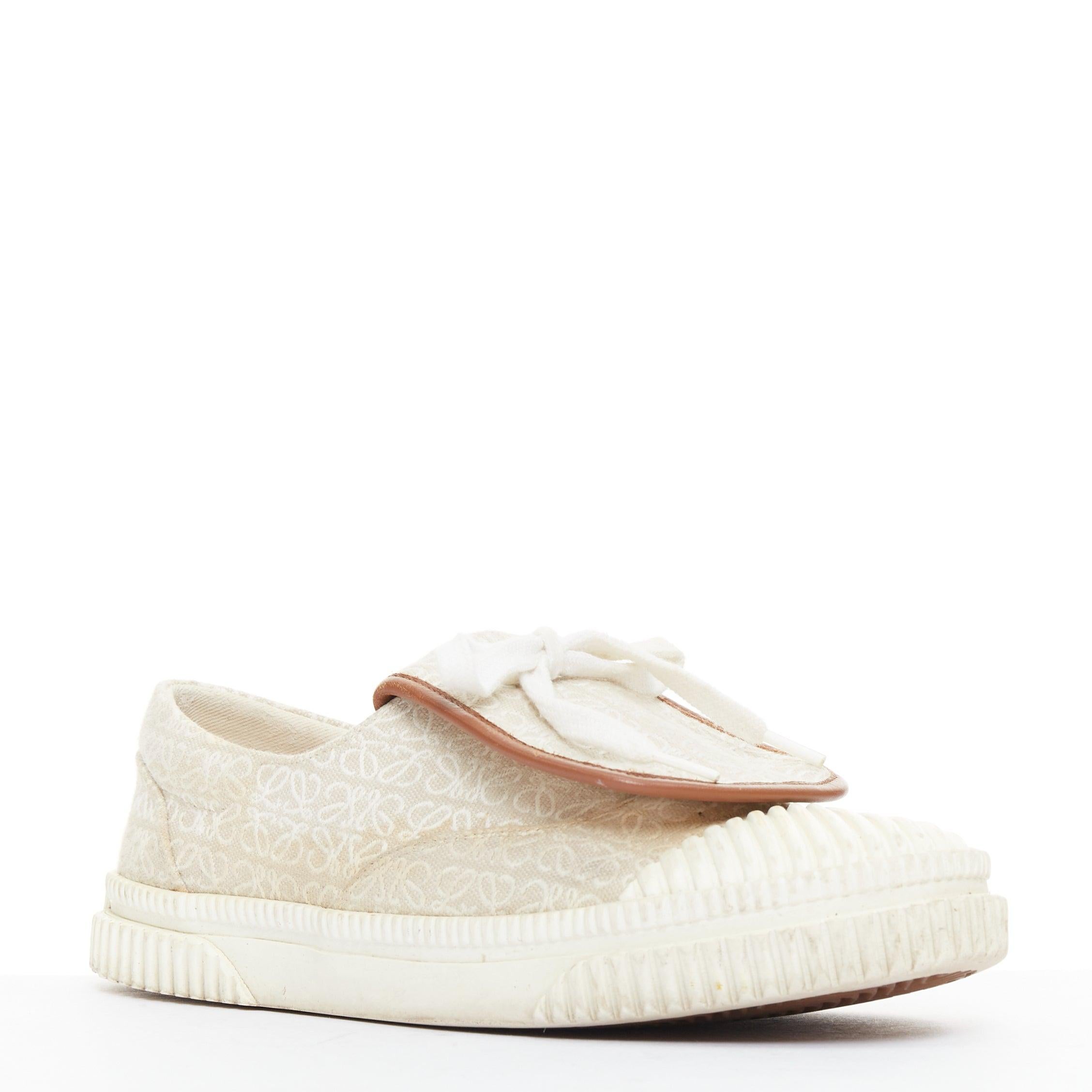 LOEWE Anagram Flap Beige Weiß Jacquard Lederbesatz Sneakers EU37 im Zustand „Relativ gut“ im Angebot in Hong Kong, NT