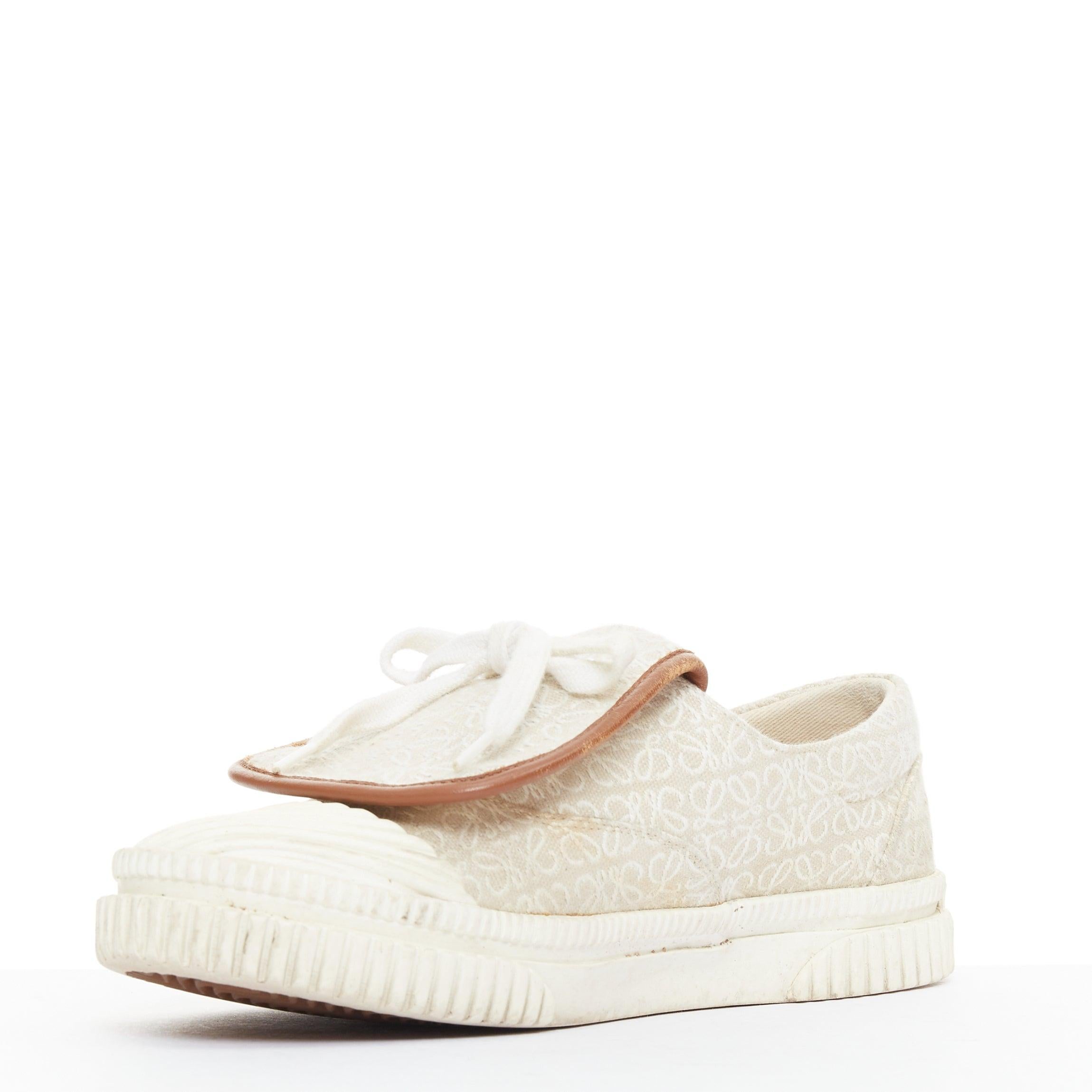 LOEWE Anagram Flap Beige Weiß Jacquard Lederbesatz Sneakers EU37 Damen im Angebot