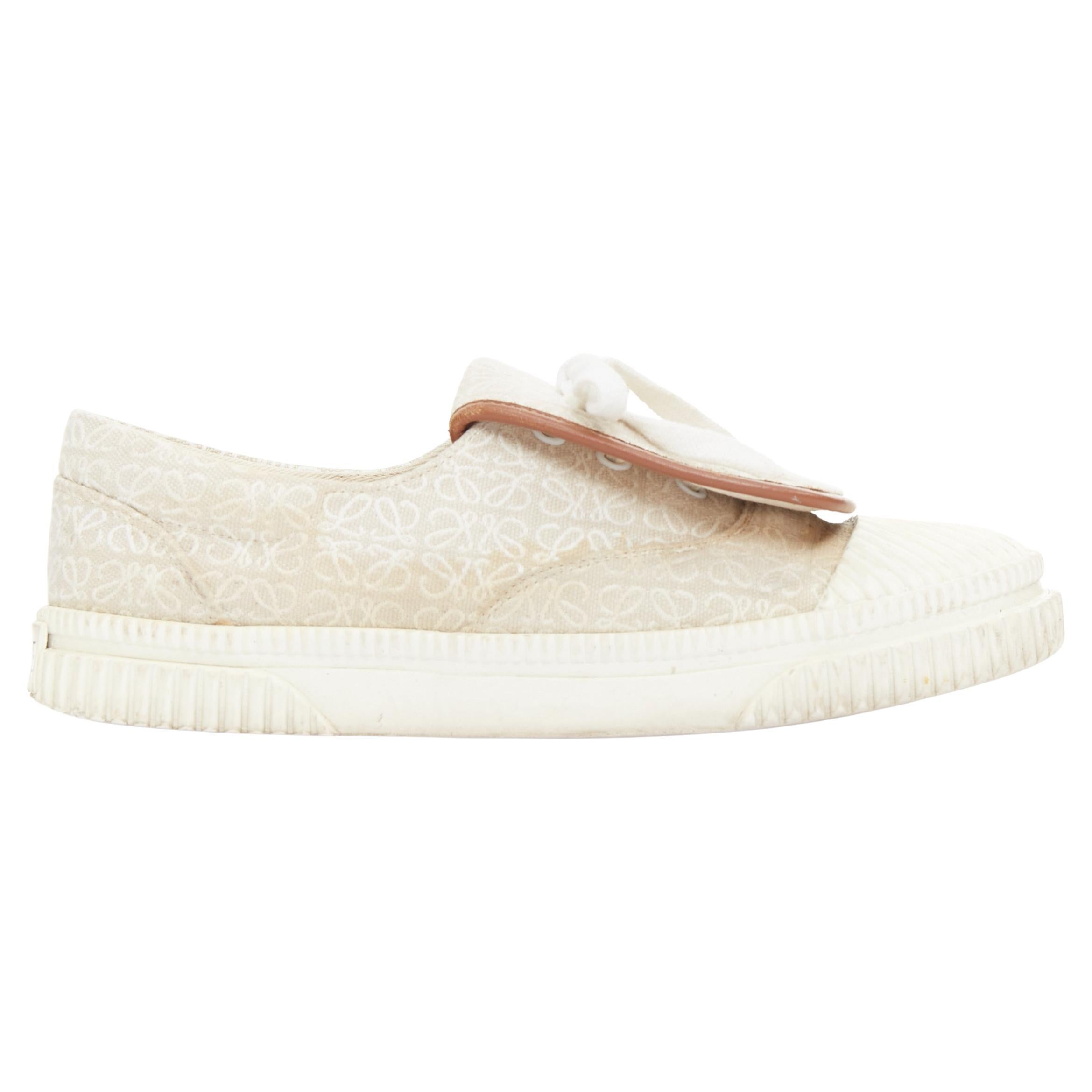 LOEWE Anagram Flap Beige Weiß Jacquard Lederbesatz Sneakers EU37 im Angebot