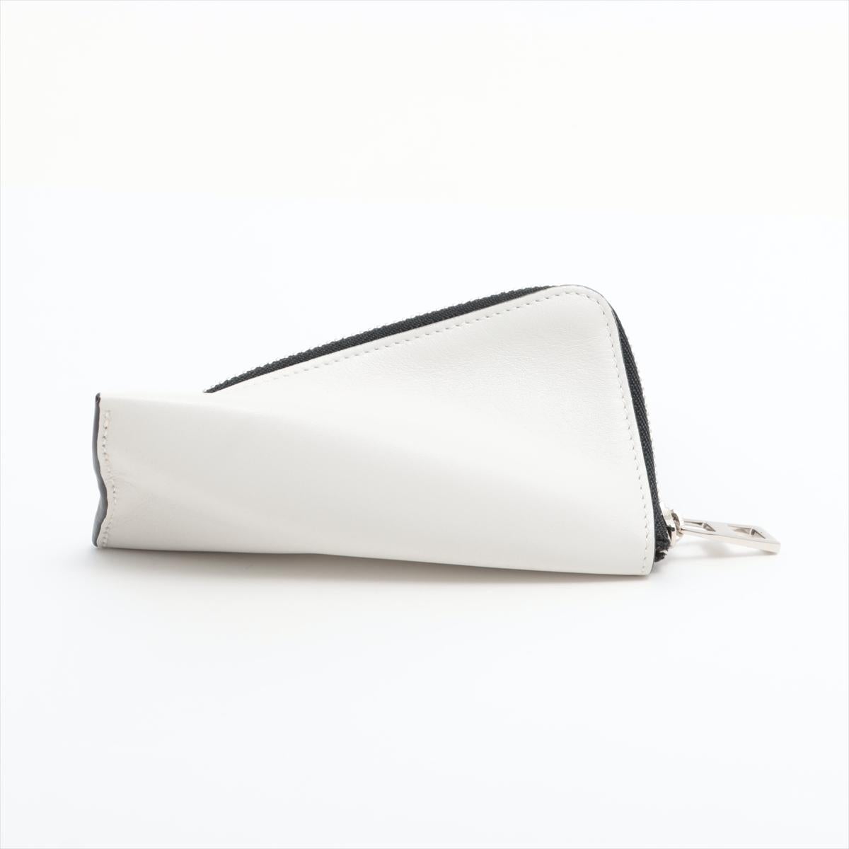 Loewe Anagram Leather Coin Z Purse White In Good Condition In Humacao, PR