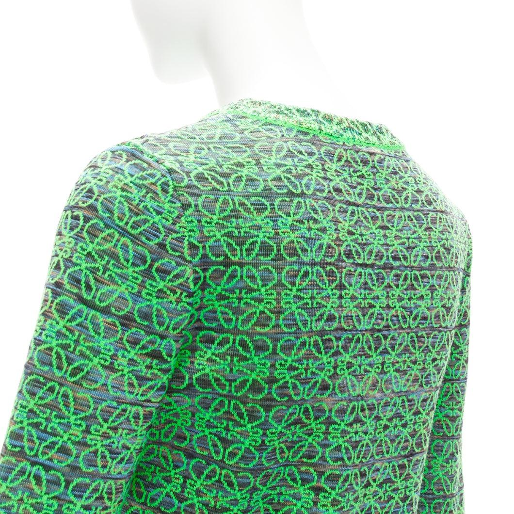 LOEWE Anagram neon green logo jacquard cropped sweater M
Reference: JACG/A00116
Brand: Loewe
Designer: JW Anderson
Material: Wool, Blend
Color: Neon Green, Multicolour
Pattern: Monogram
Closure: Slip On
Made in: Italy

CONDITION:
Condition:
