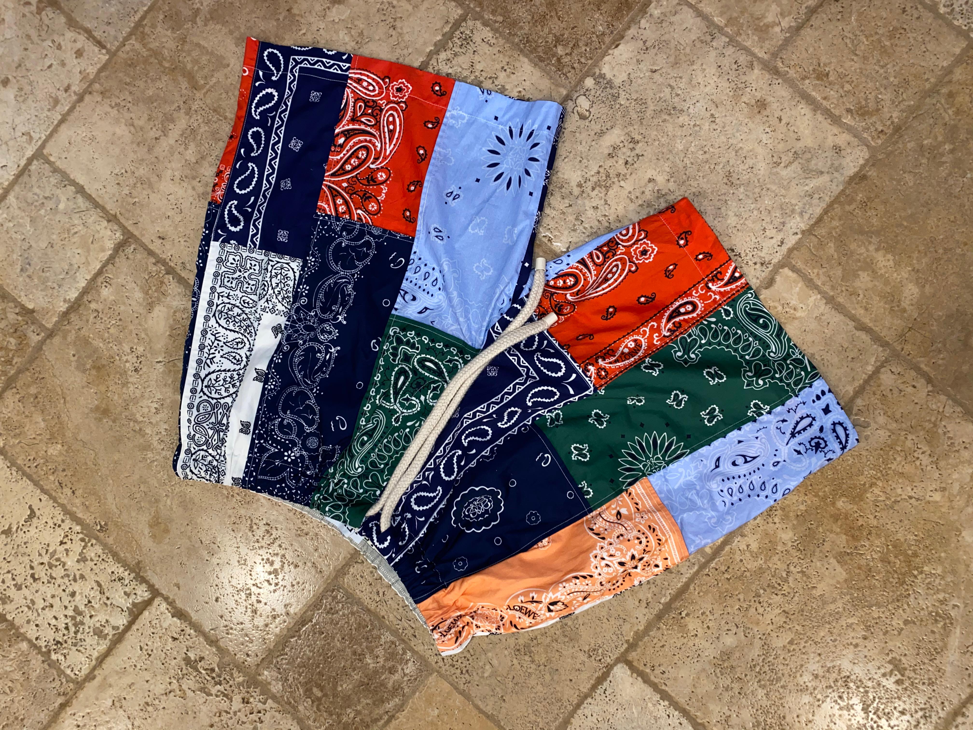Loewe Bandana Shorts
Size M
Excellent like new condition (worn x1)
Retail was $830

All sales are final