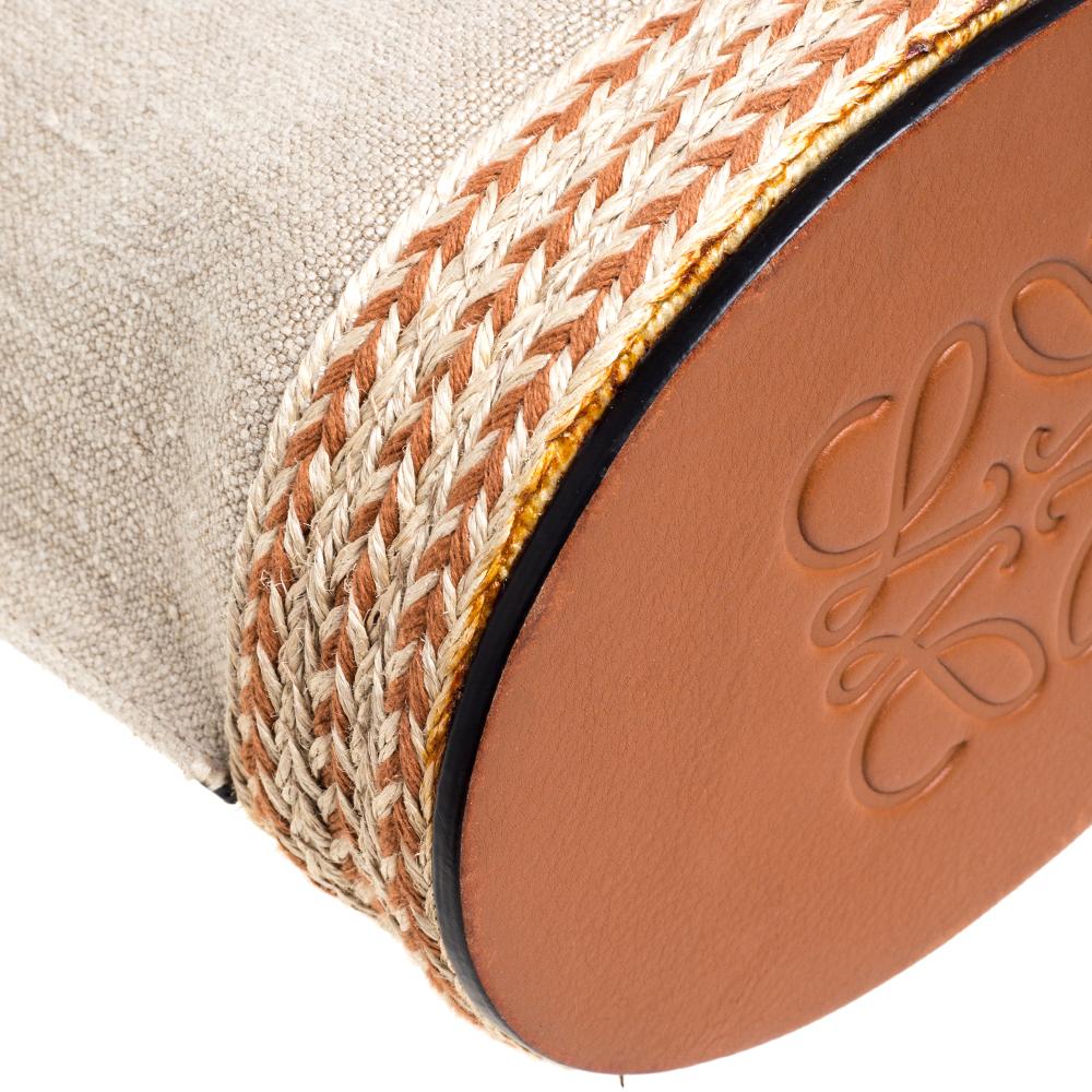 Loewe Beige/Camel Leather Gate Bucket Bag In Good Condition In Dubai, Al Qouz 2