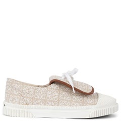 LOEWE beige canvas ANAGRAM Low Top Sneakers Shoes 39 fit 38.5