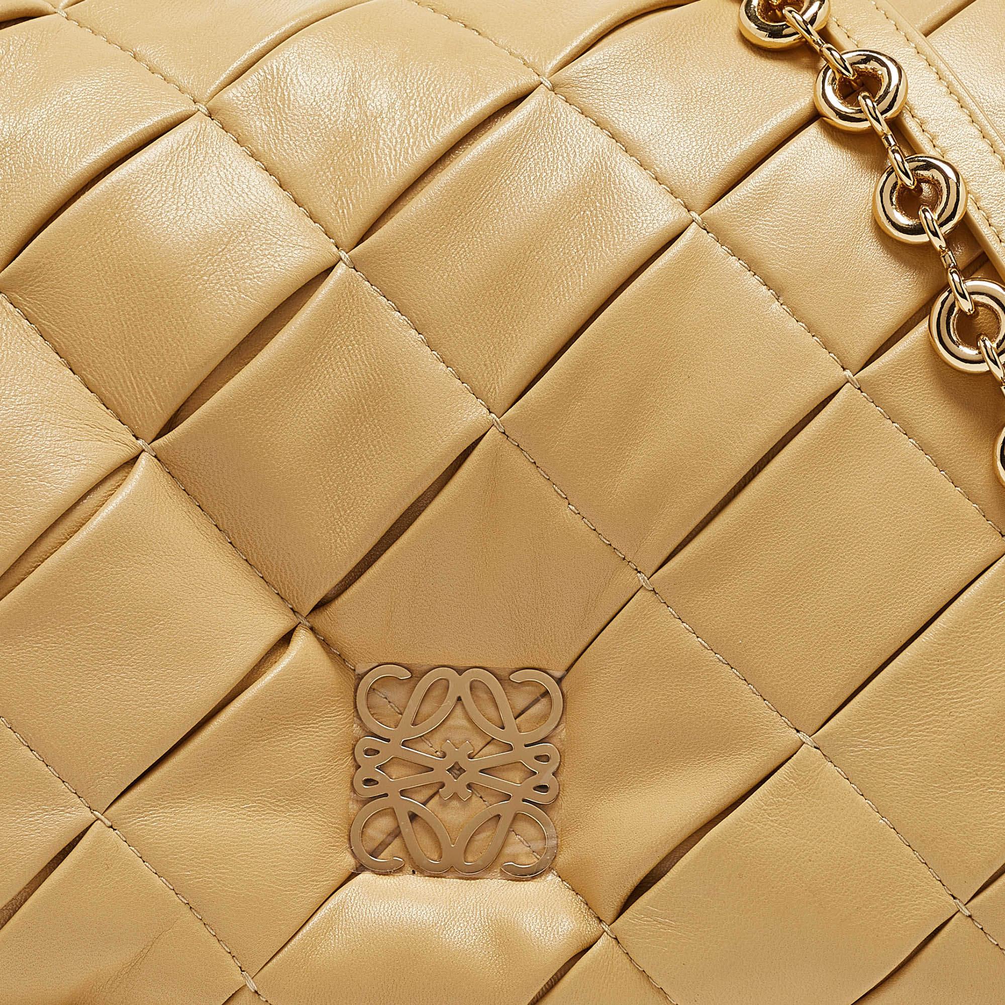 Bolso Puffer Goya Plisado de Piel Beige de Loewe 1