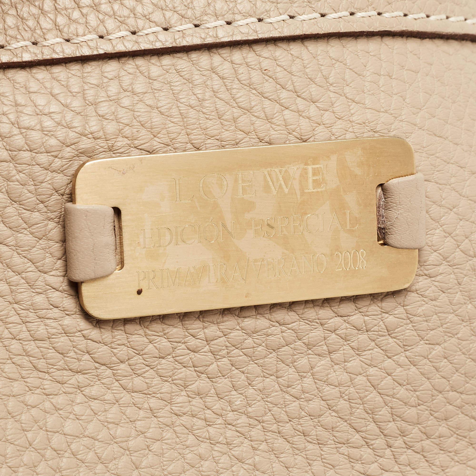 Loewe Beige Leather Special Edition Shoulder Bag In Good Condition For Sale In Dubai, Al Qouz 2